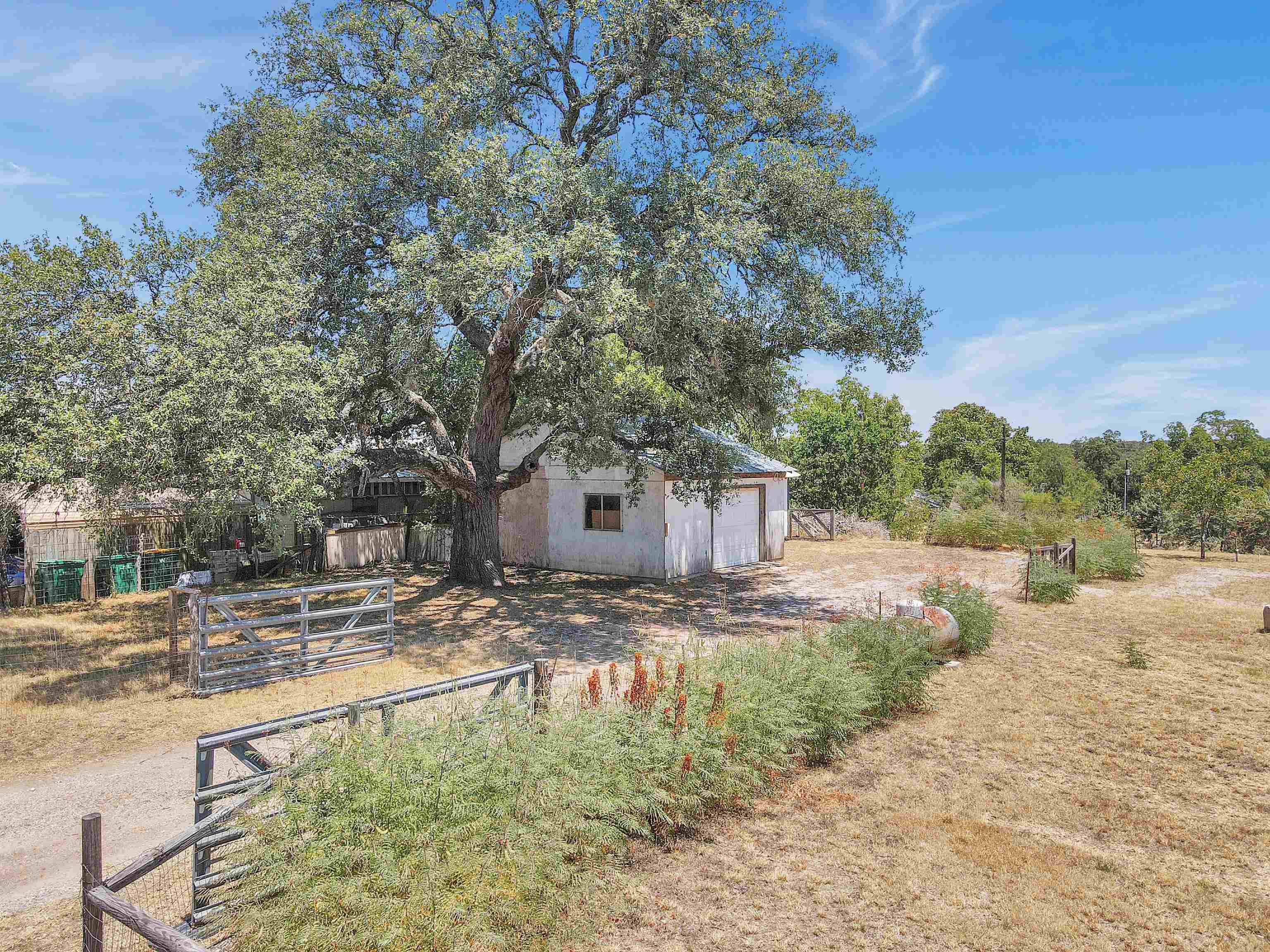 3731 N Northwood Dr Property Photo 9
