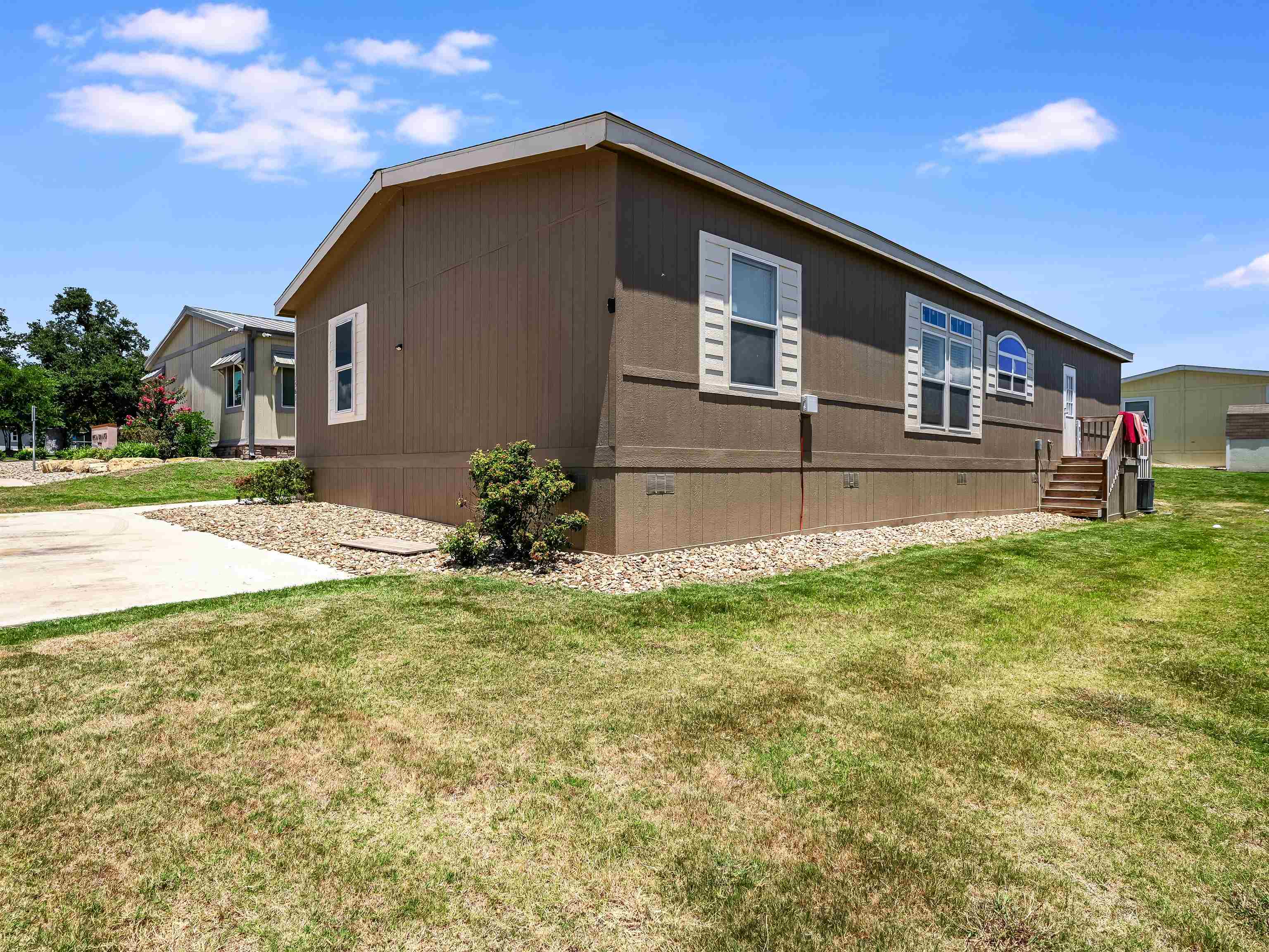 1561 Mink Loop Property Photo 2