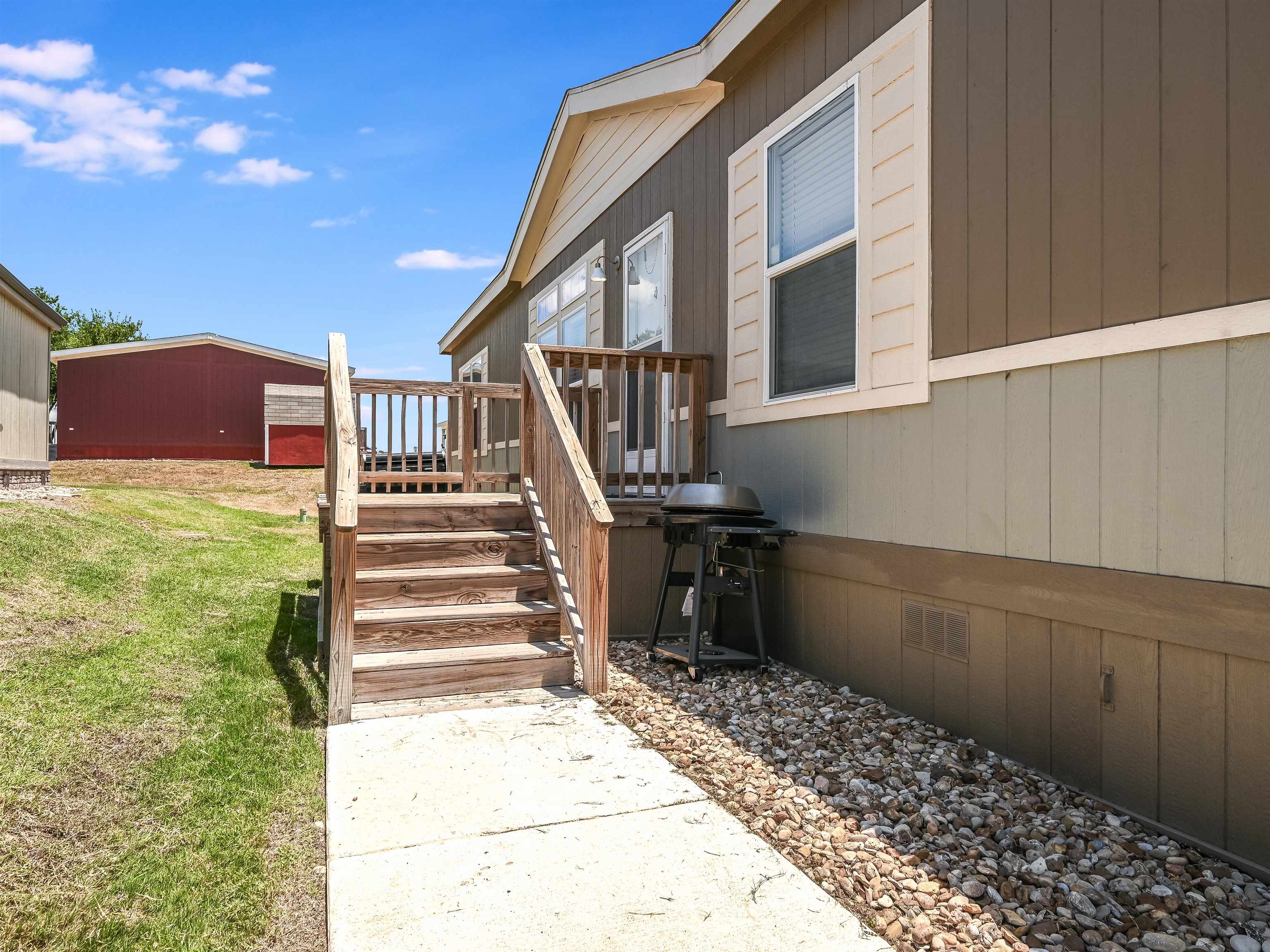 1561 Mink Loop Property Photo 3