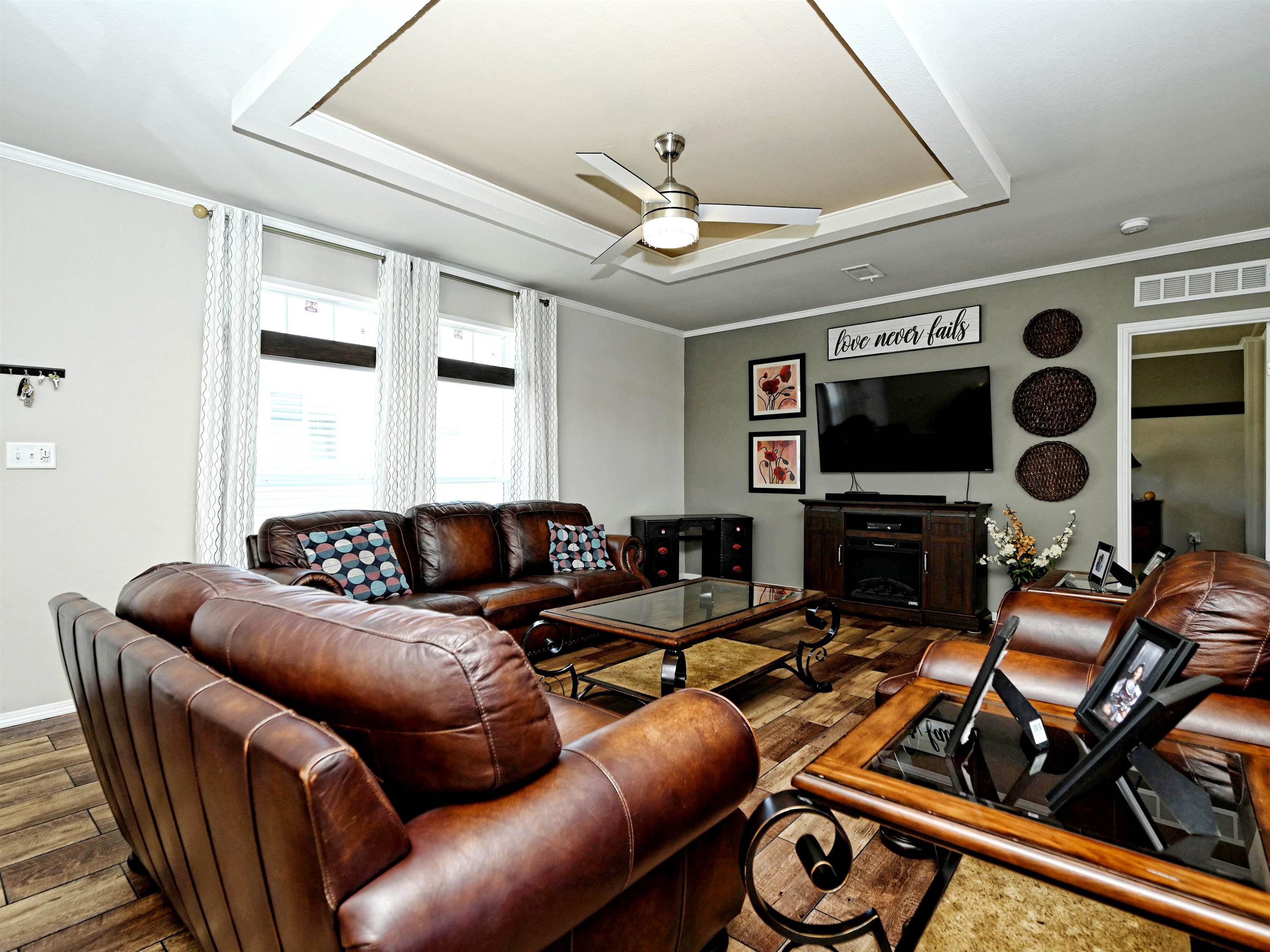 1561 Mink Loop Property Photo 4