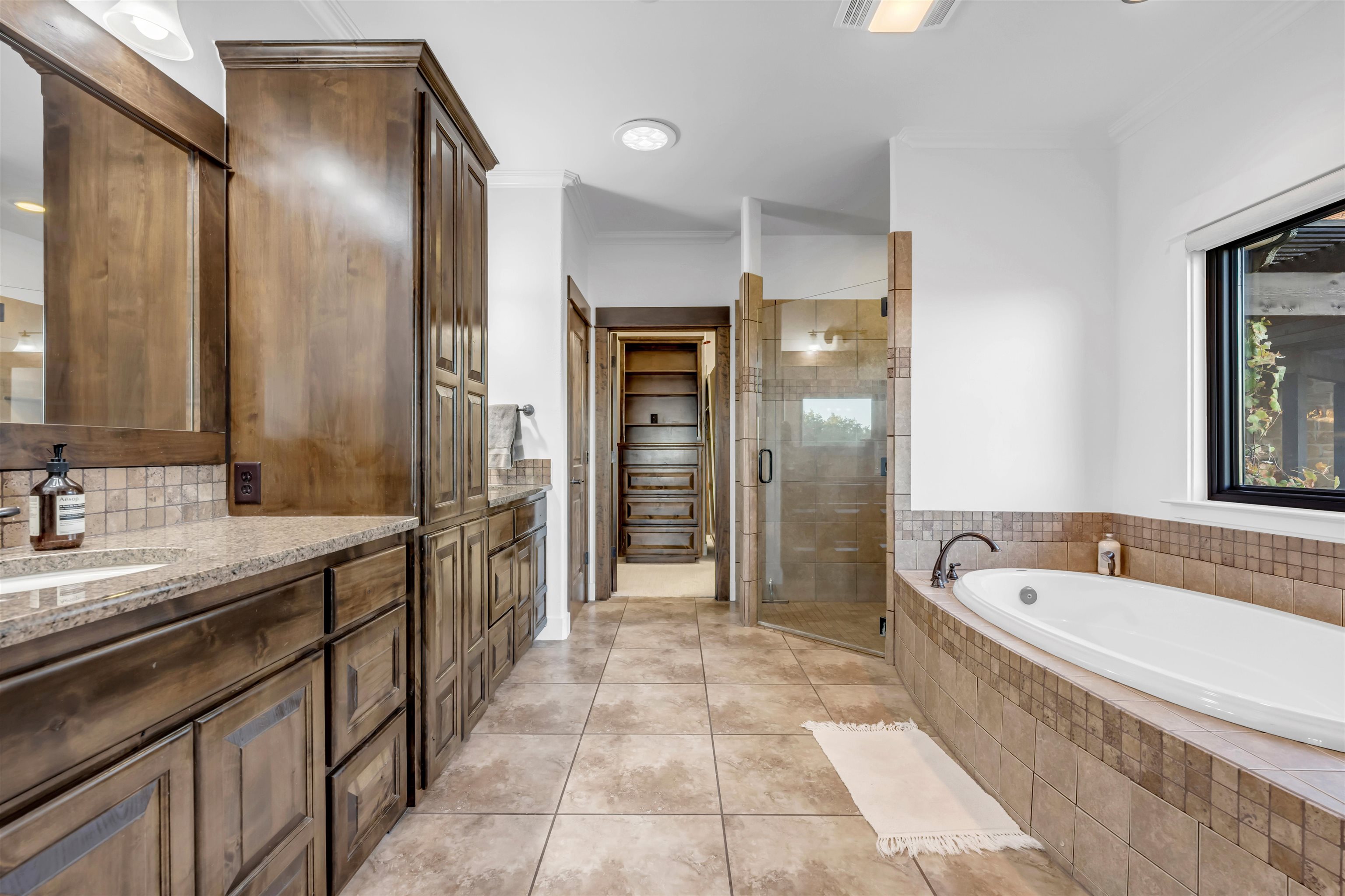 171 Sandstone Ridge Drive Property Photo 15