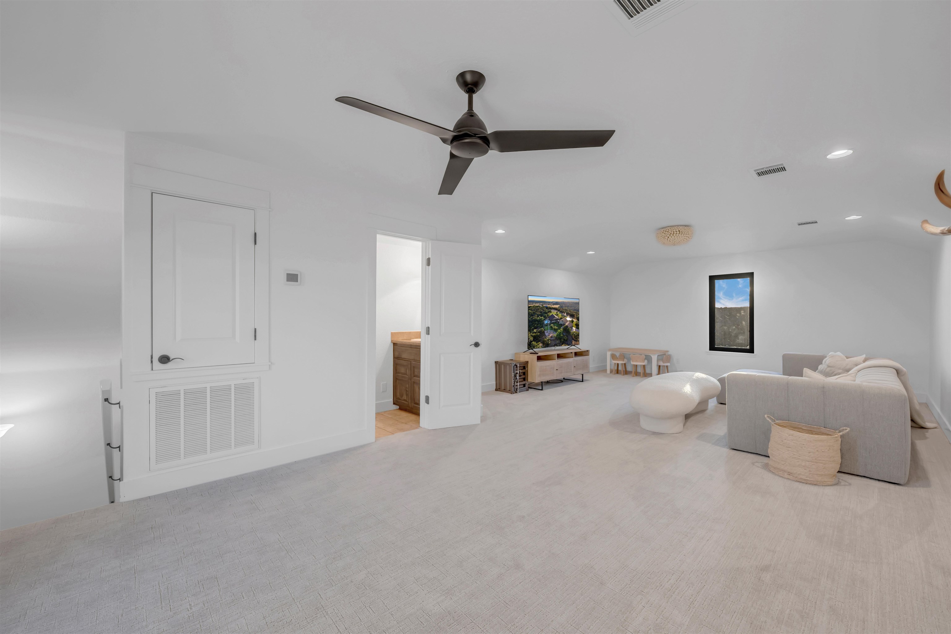 171 Sandstone Ridge Drive Property Photo 29