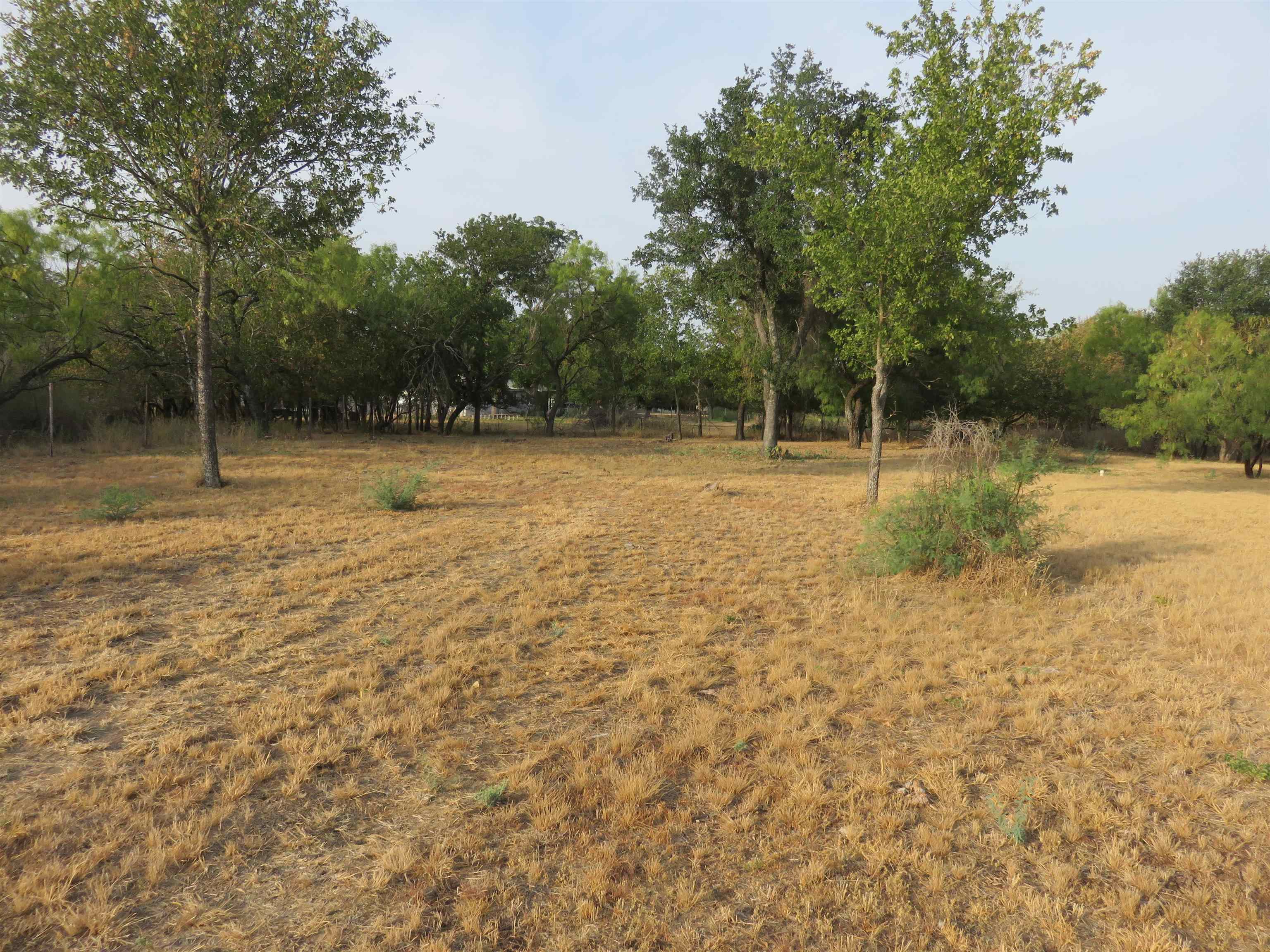 252 Airview Boulevard Property Photo 2
