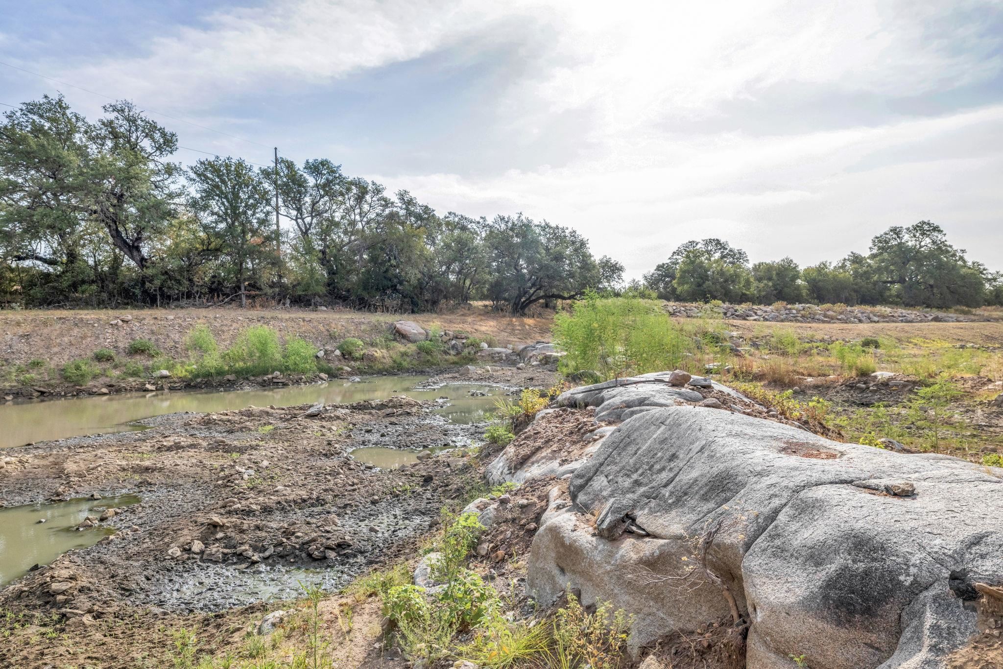 2467 Rough Hollow Road Property Photo 8