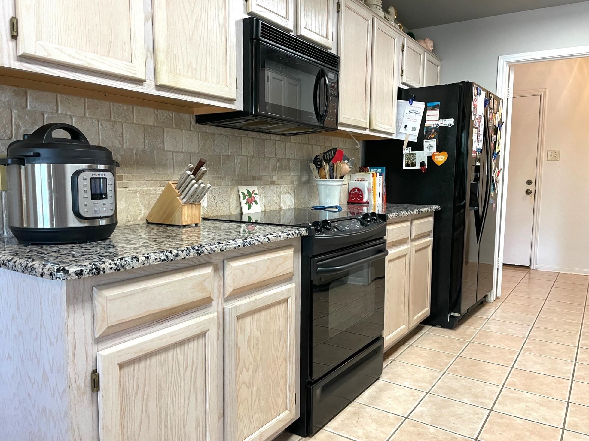 237 Cove Creek Drive Property Photo 8