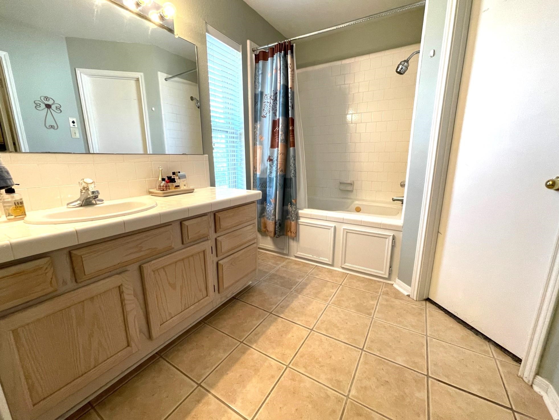 237 Cove Creek Drive Property Photo 11