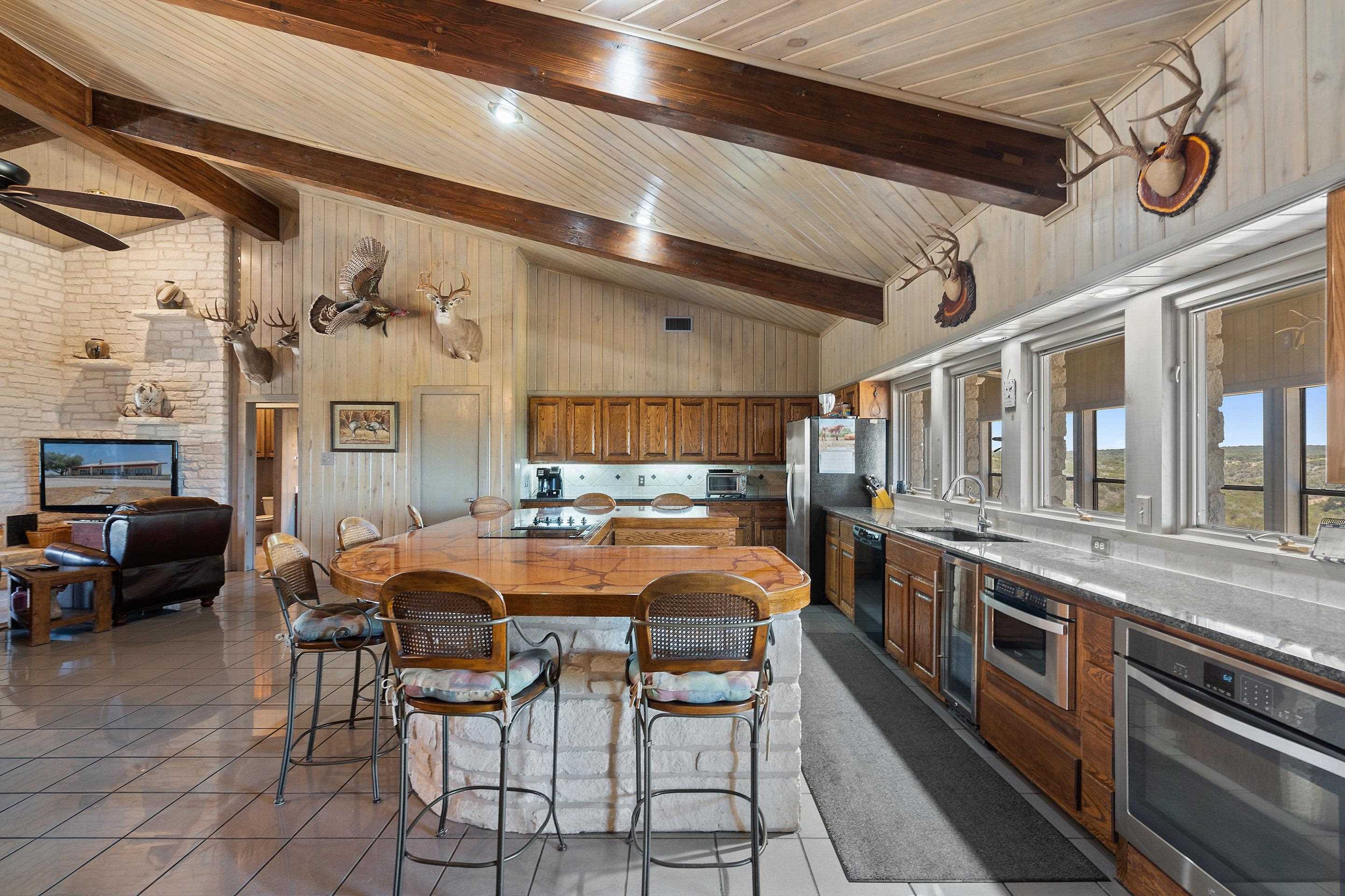 241 County Road 1287 Property Photo 10