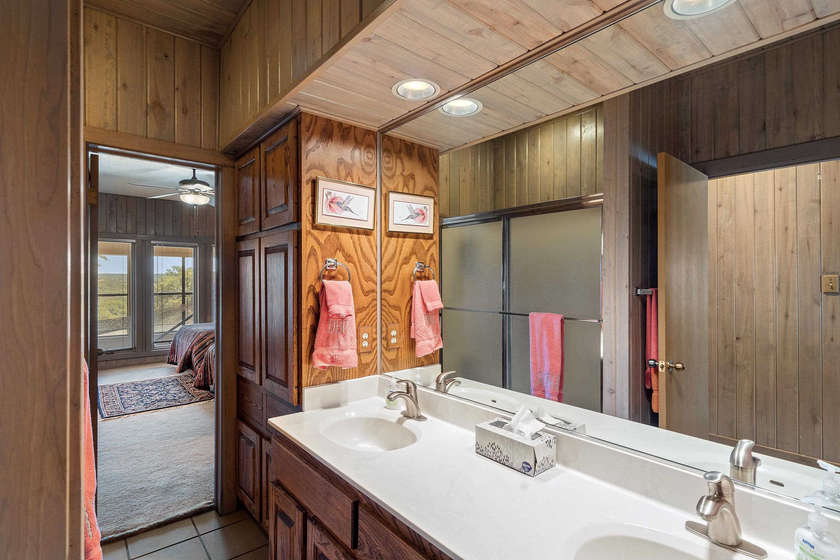 241 County Road 1287 Property Photo 12