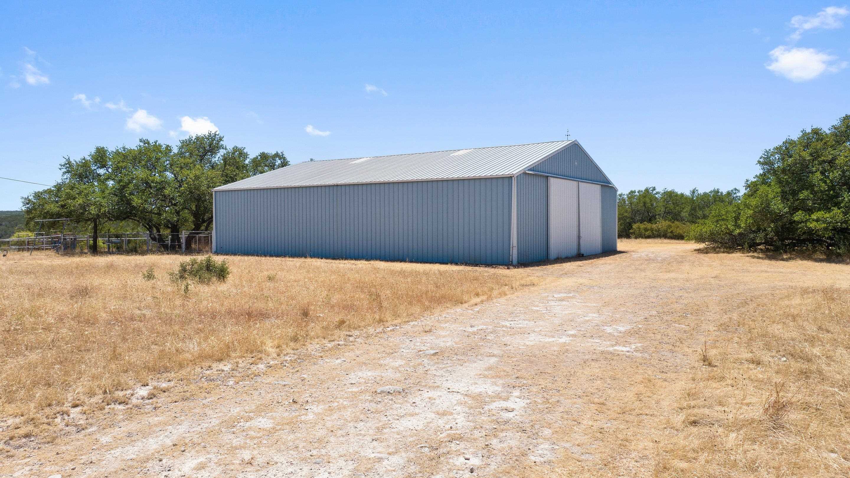 241 County Road 1287 Property Photo 28