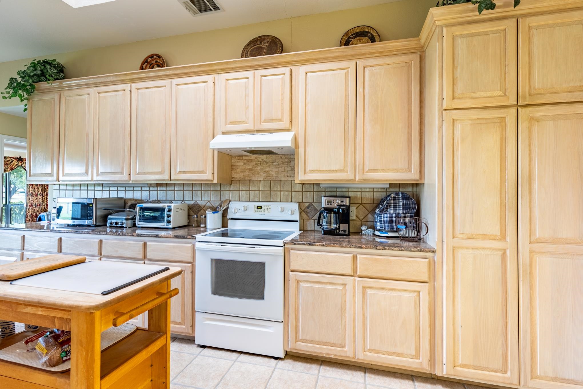 112 Broadmoor Street Property Photo 3