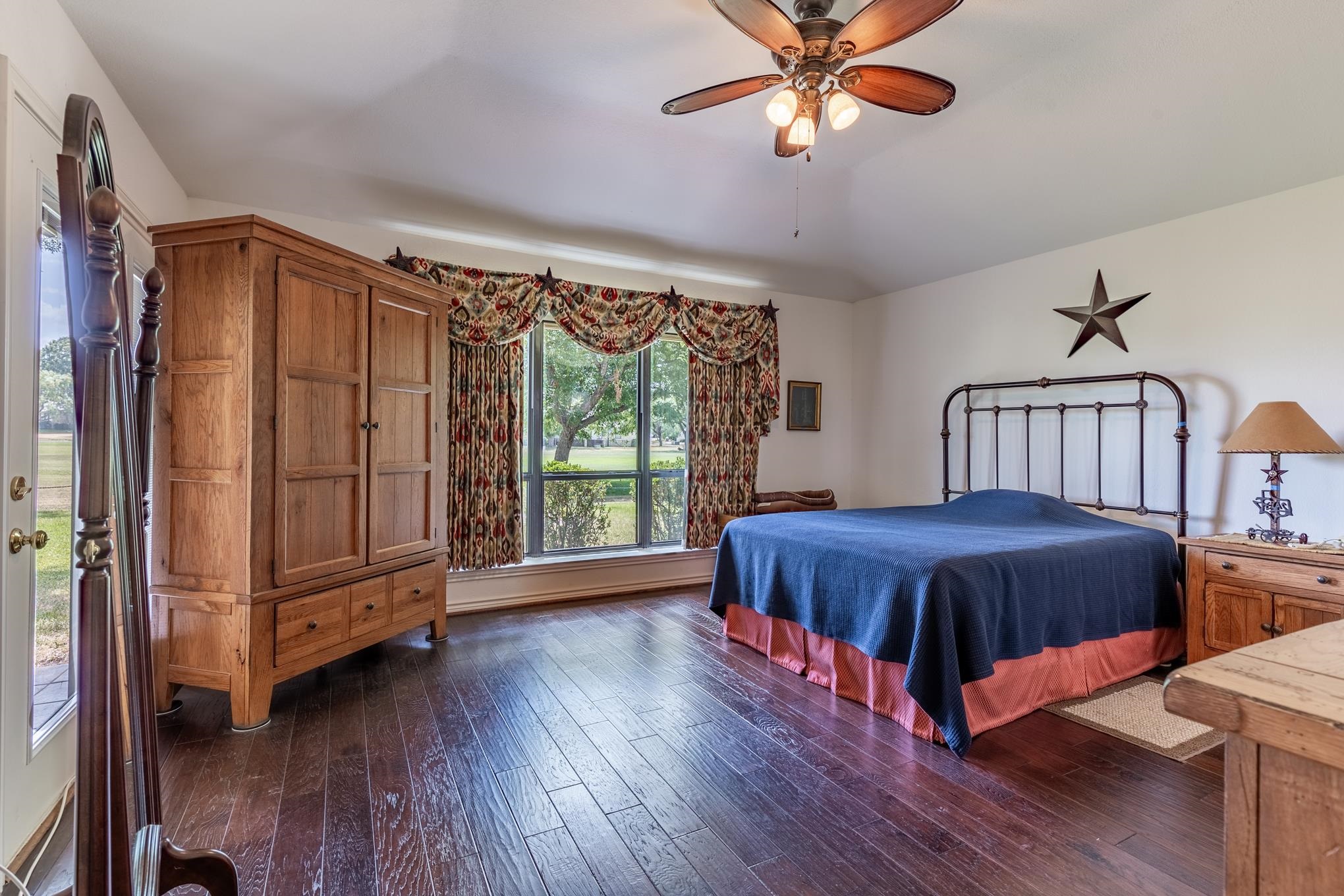 112 Broadmoor Street Property Photo 17