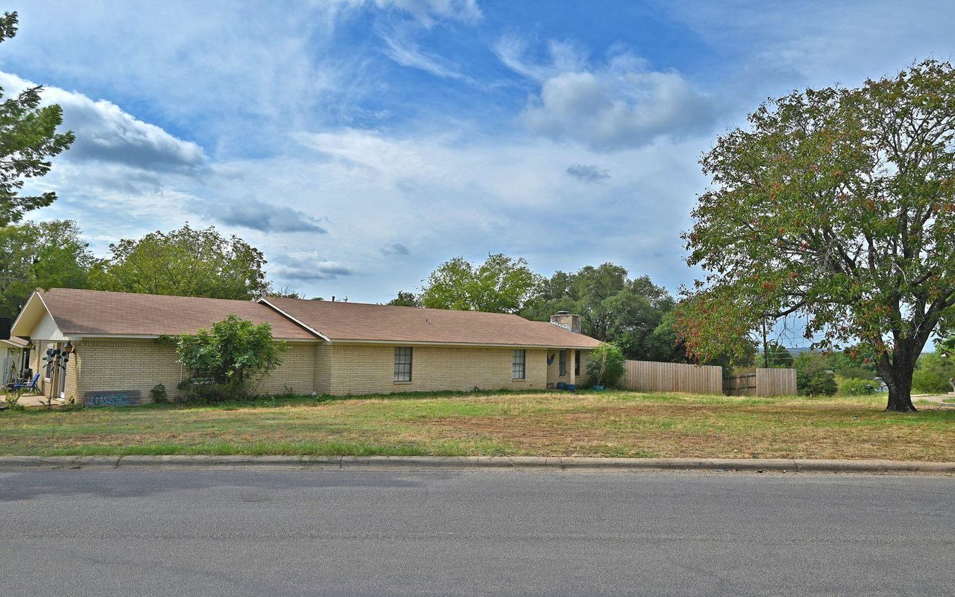 1315 Northwood Drive Property Photo 1