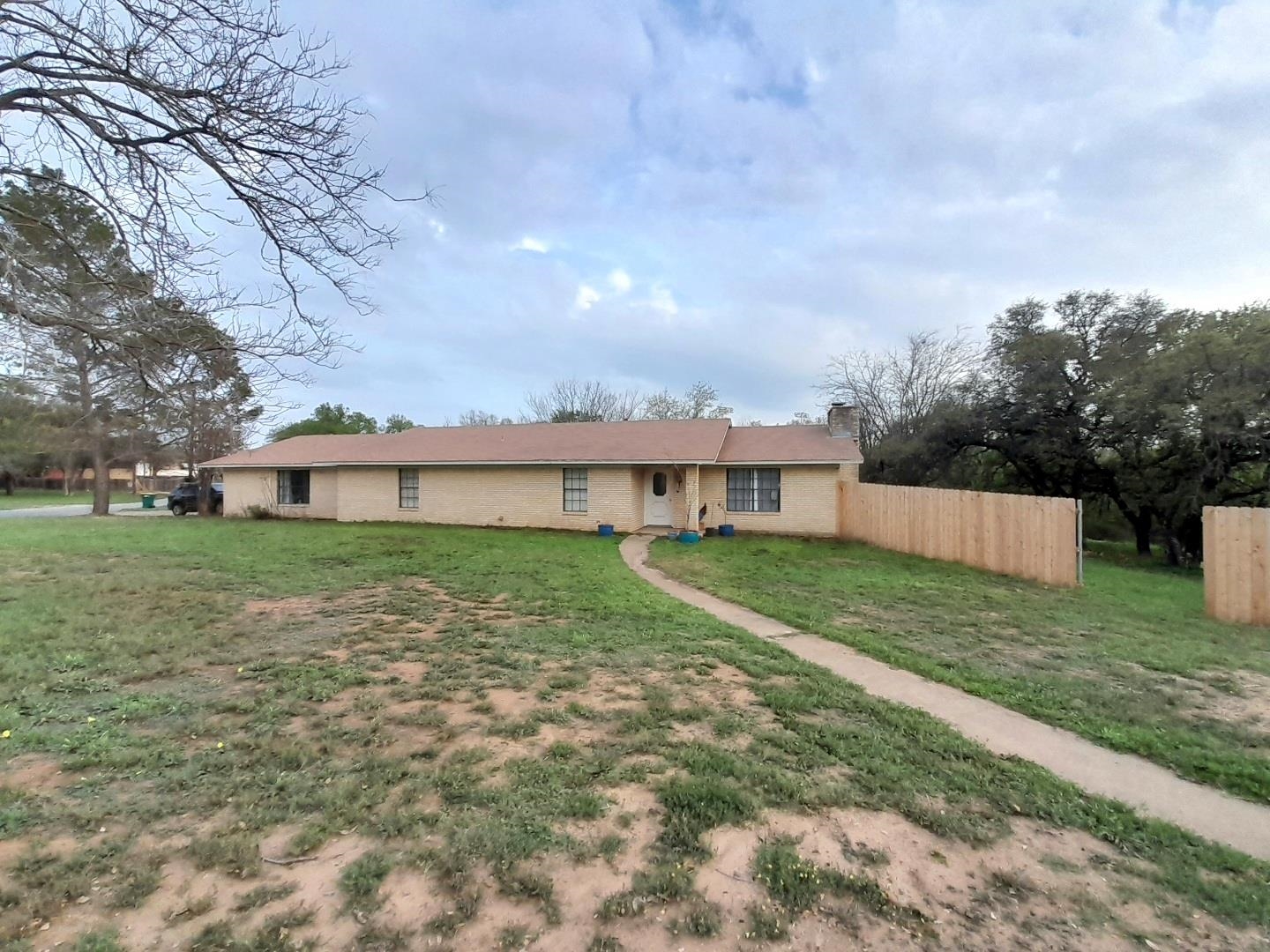 1315 Northwood Drive Property Photo 2