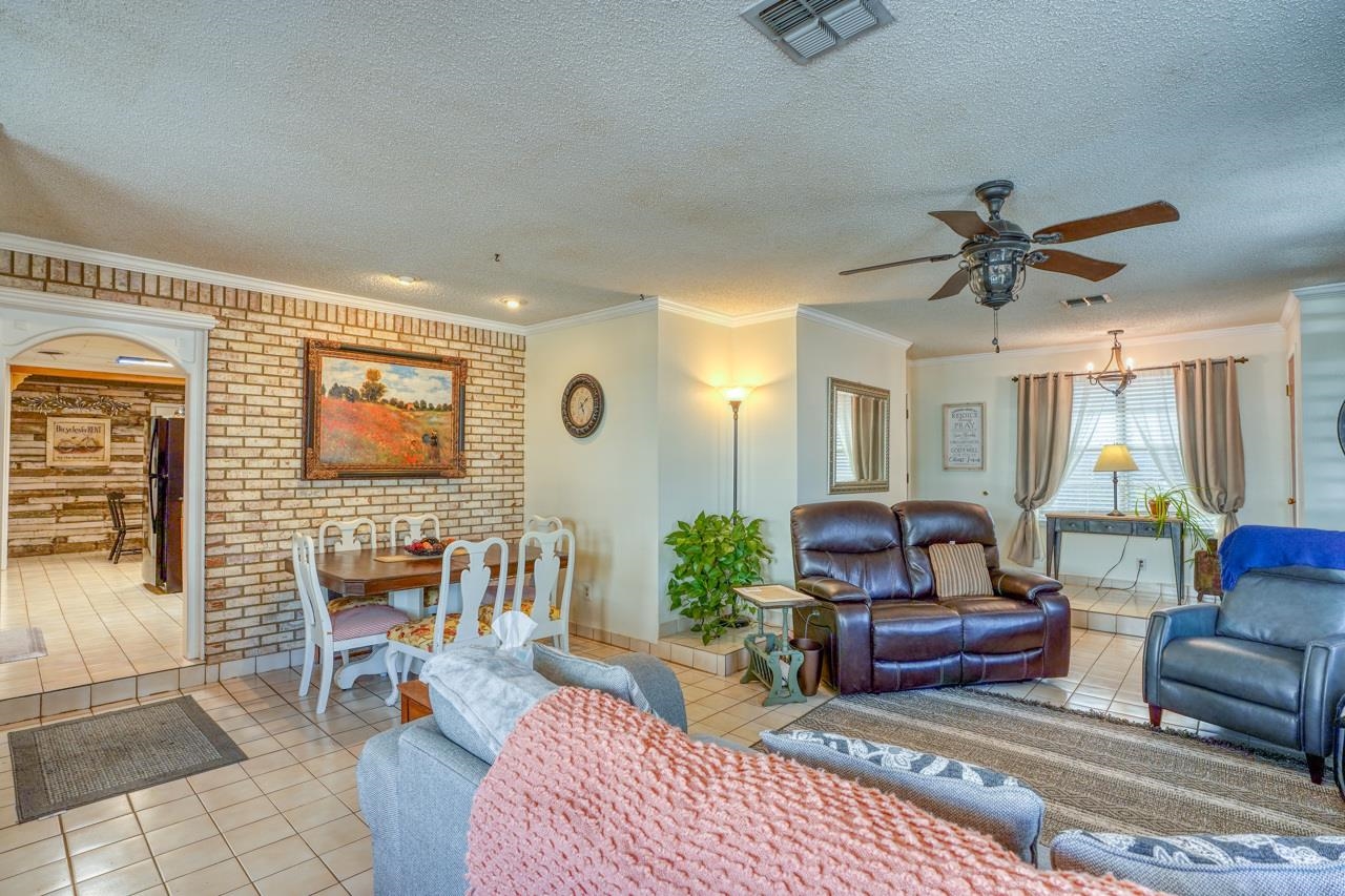 131 Shady Grove Road Property Photo 6