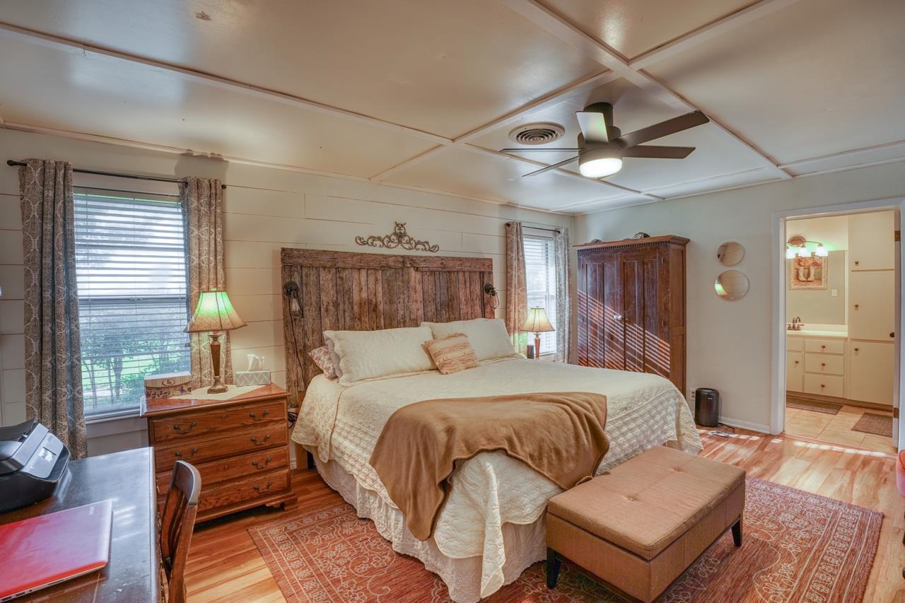 131 Shady Grove Road Property Photo 9