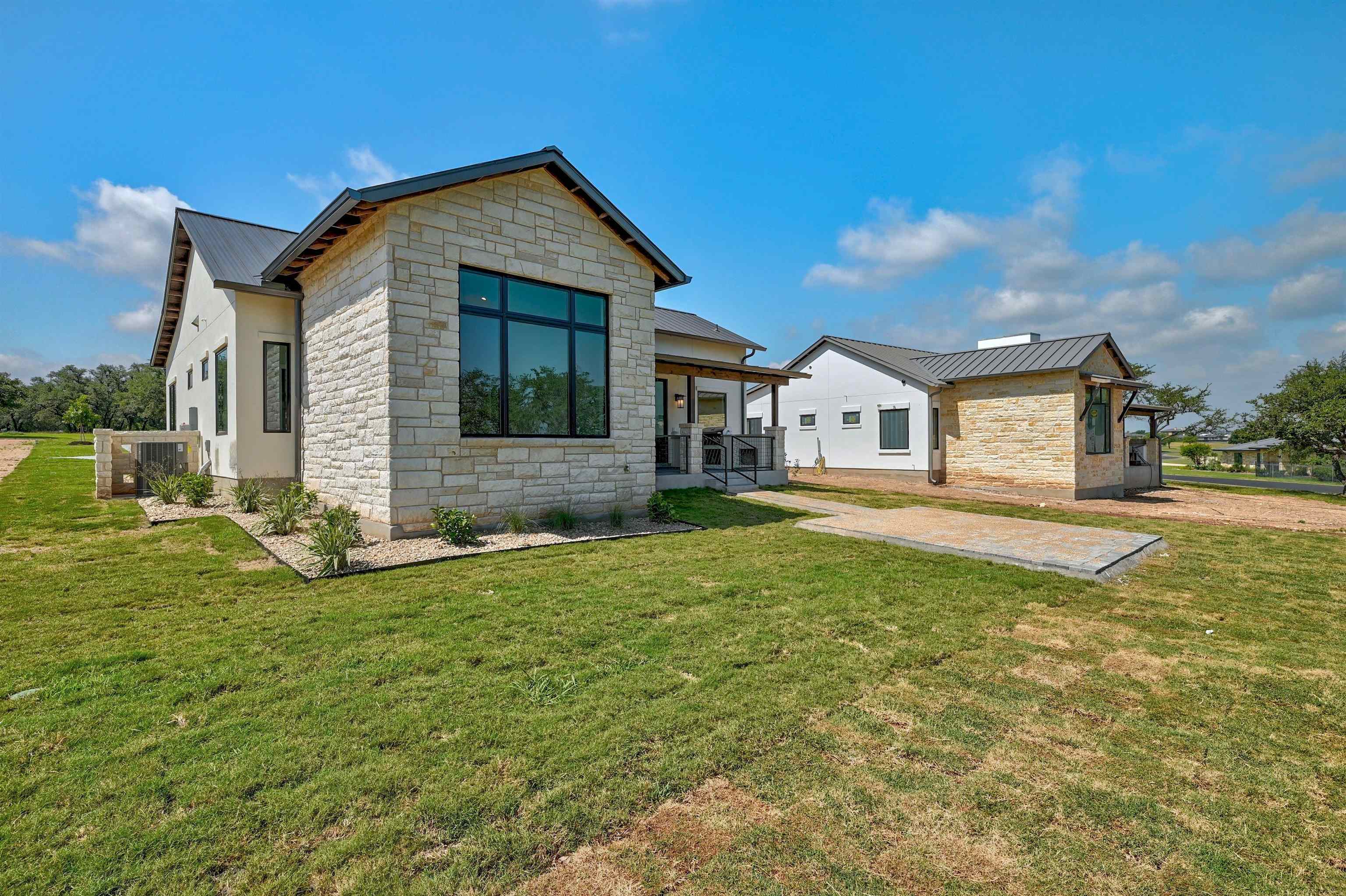 25001 Stableford Circle Property Photo 2