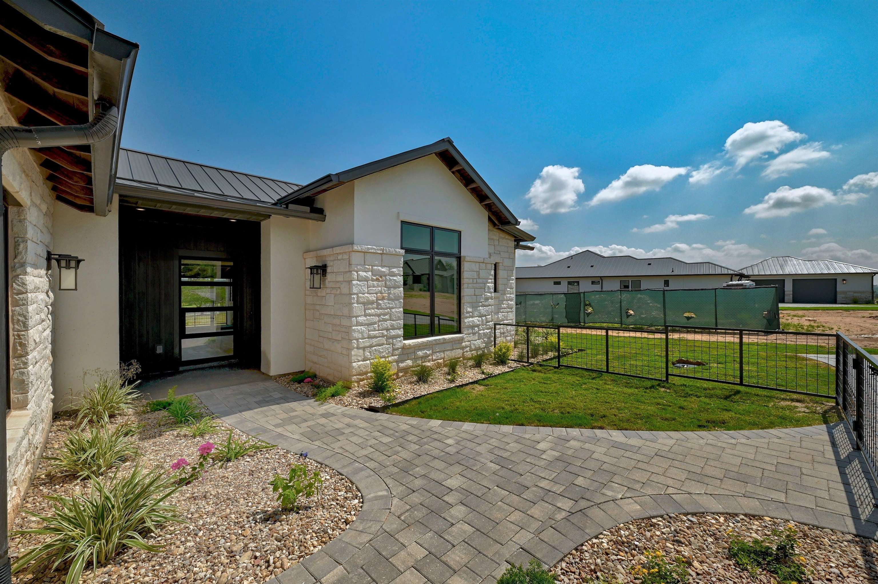 25001 Stableford Circle Property Photo 3