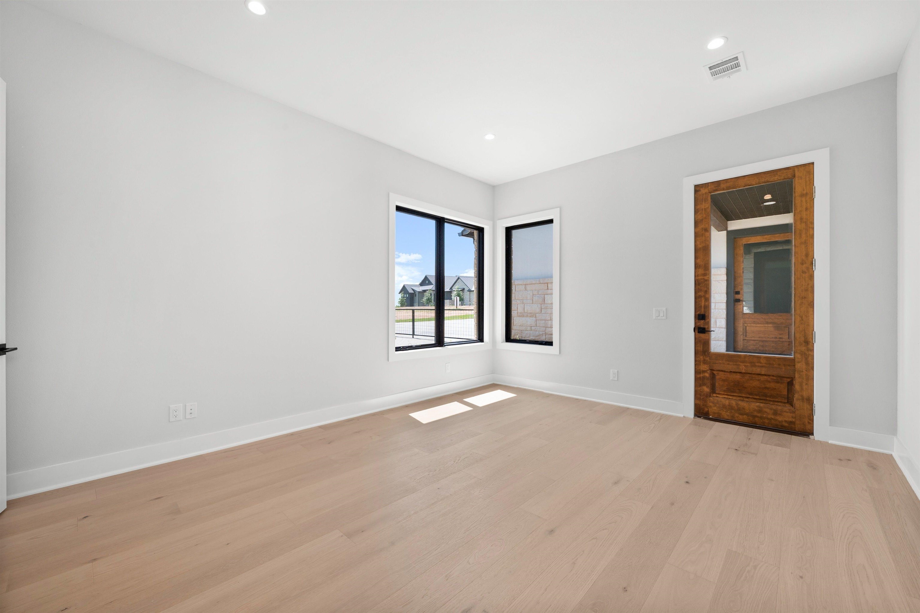25001 Stableford Circle Property Photo 8