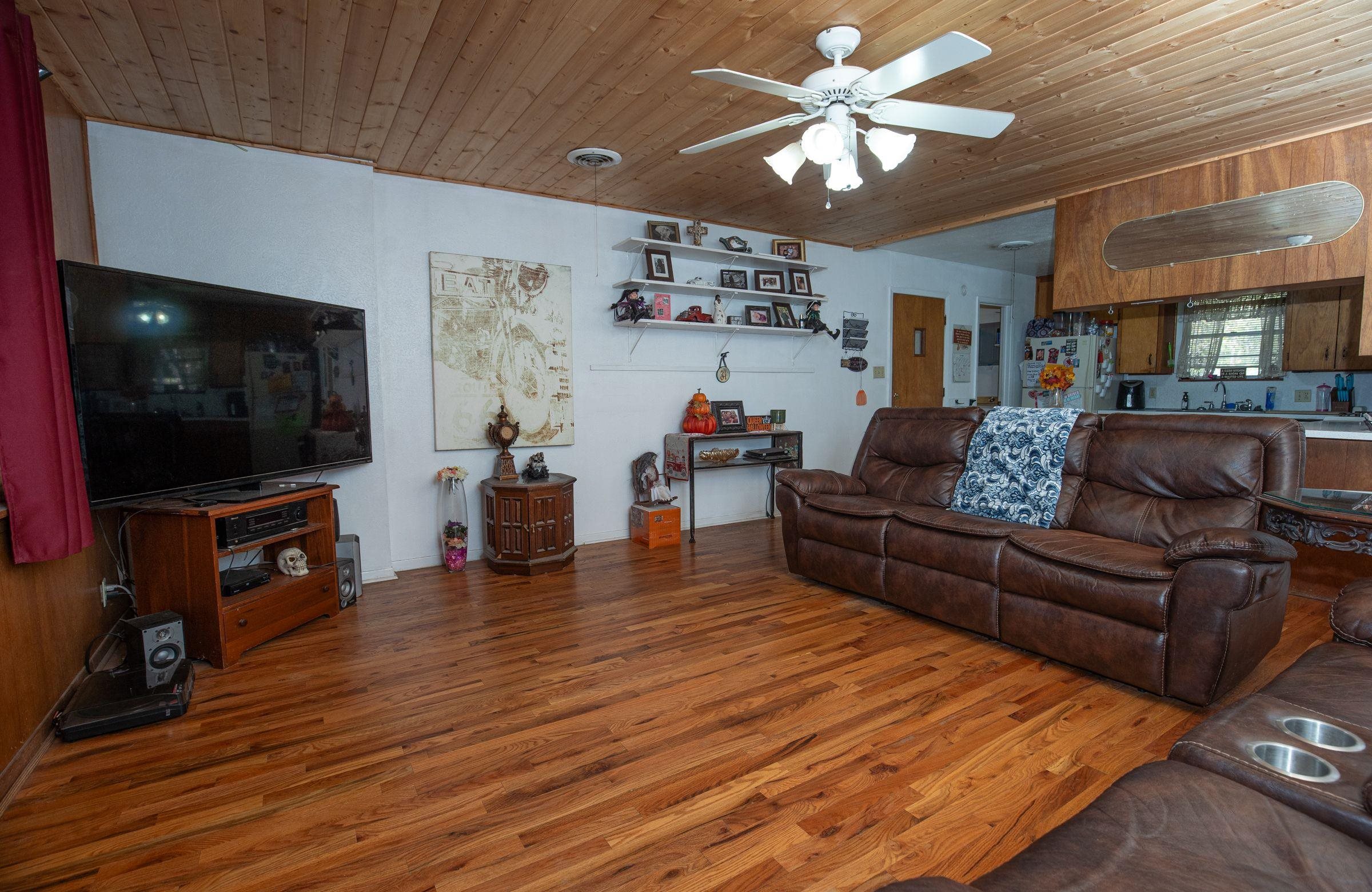 805 N West Street Property Photo 7
