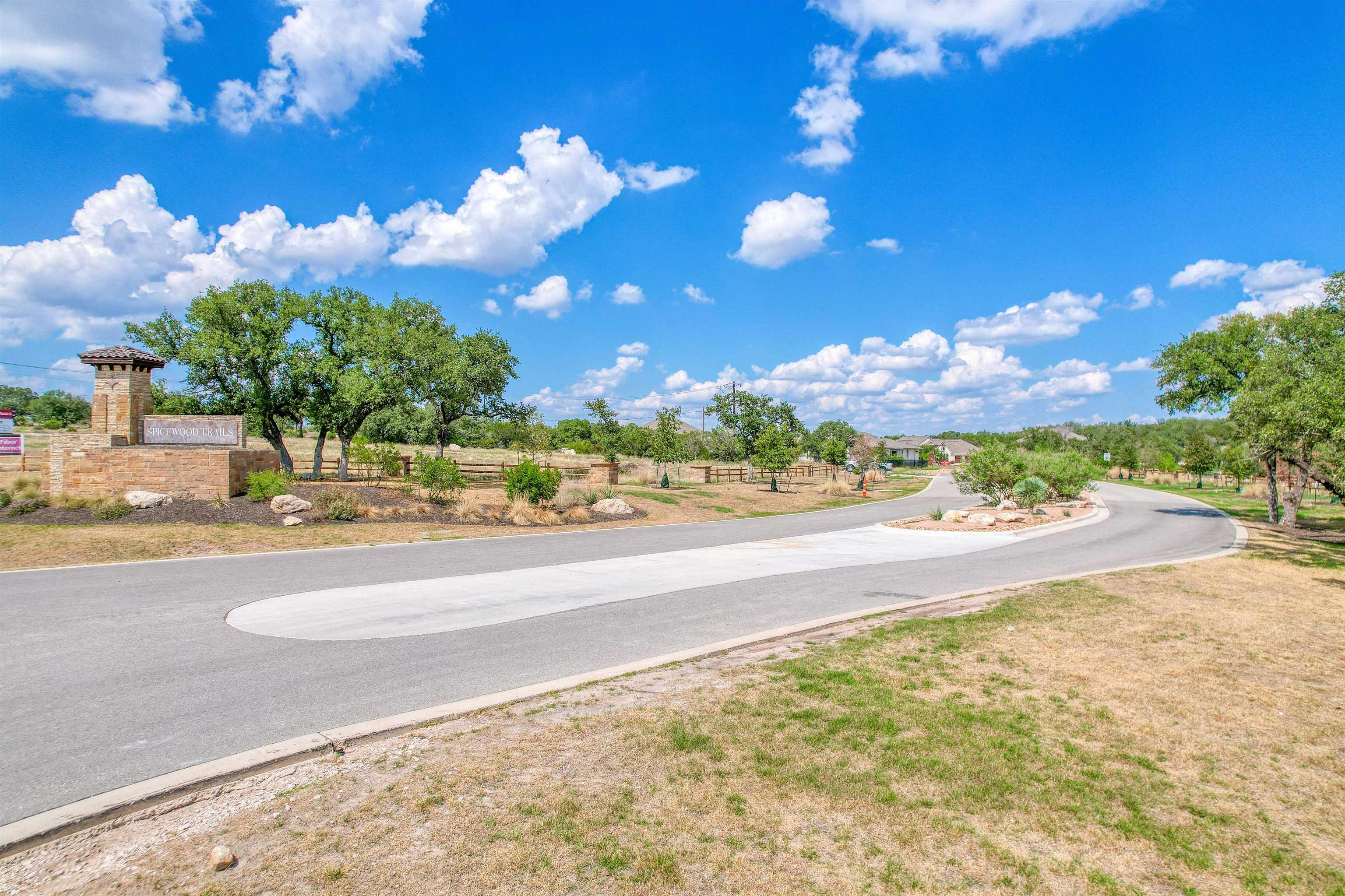 101 Rolling Hills Court Property Photo 8