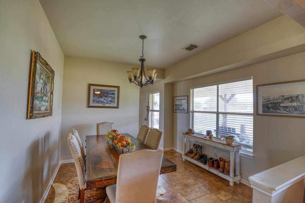 180 Field Creek Lane Property Photo 8