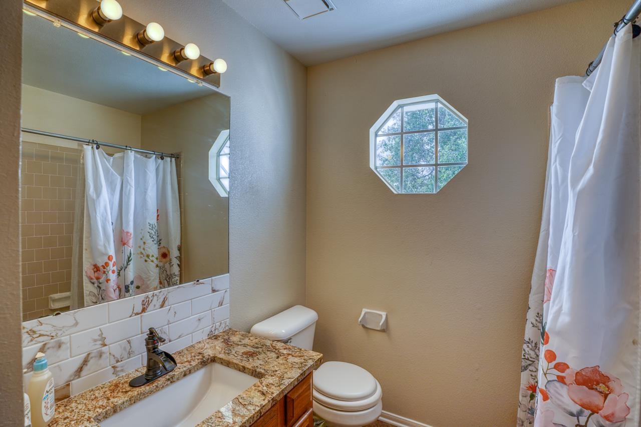 180 Field Creek Lane Property Photo 17