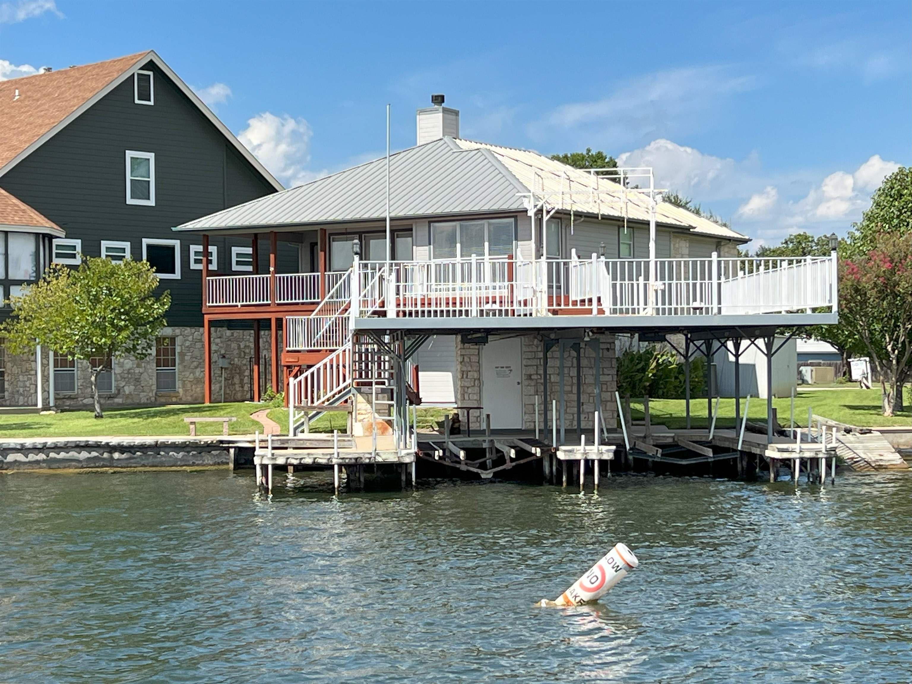 140 Circle Pt Property Photo 1