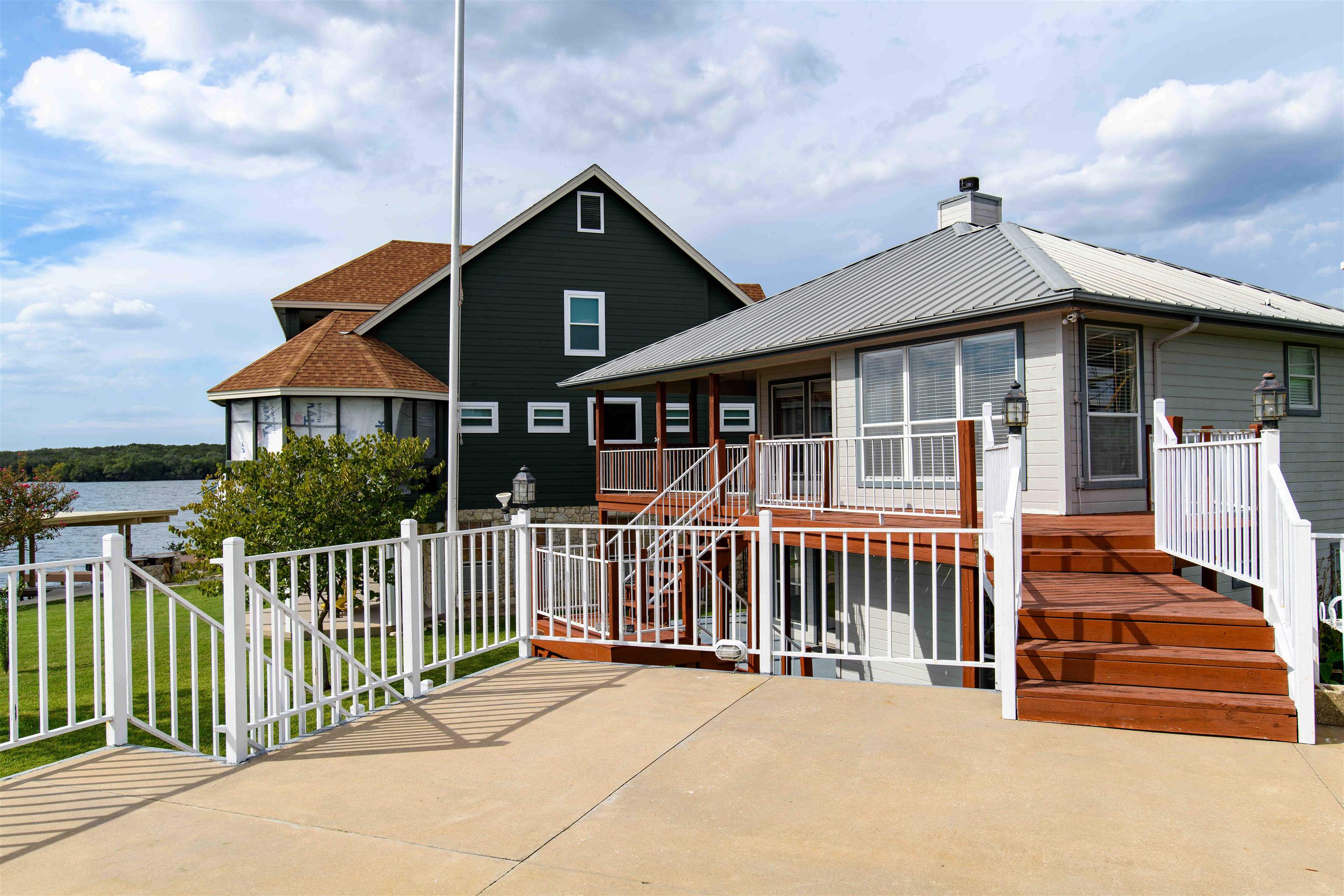140 Circle Pt Property Photo 10