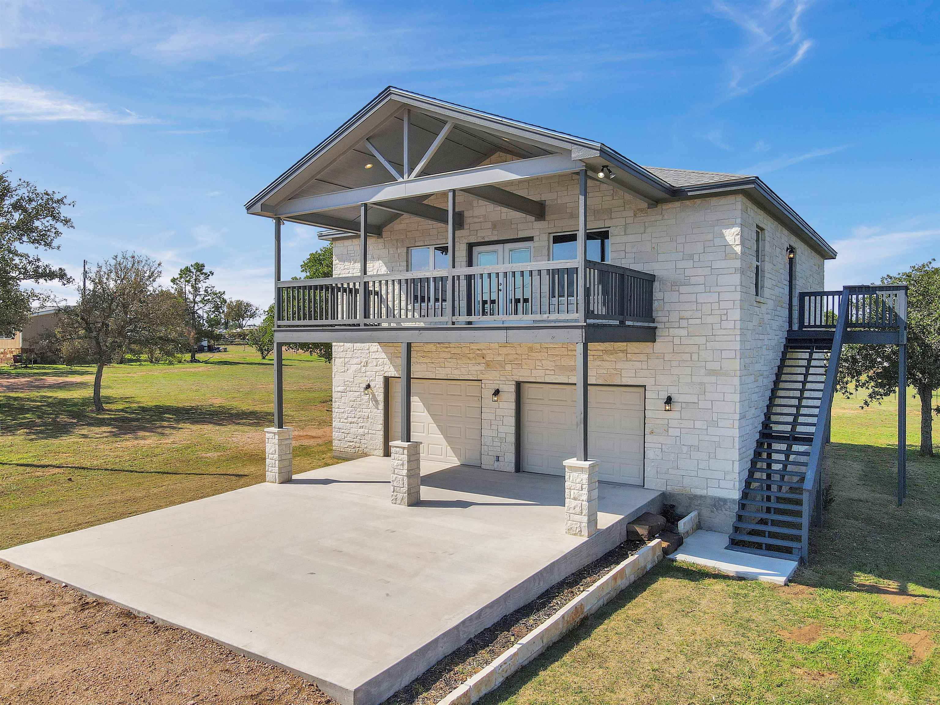 2721 Highway 261 Property Photo 1