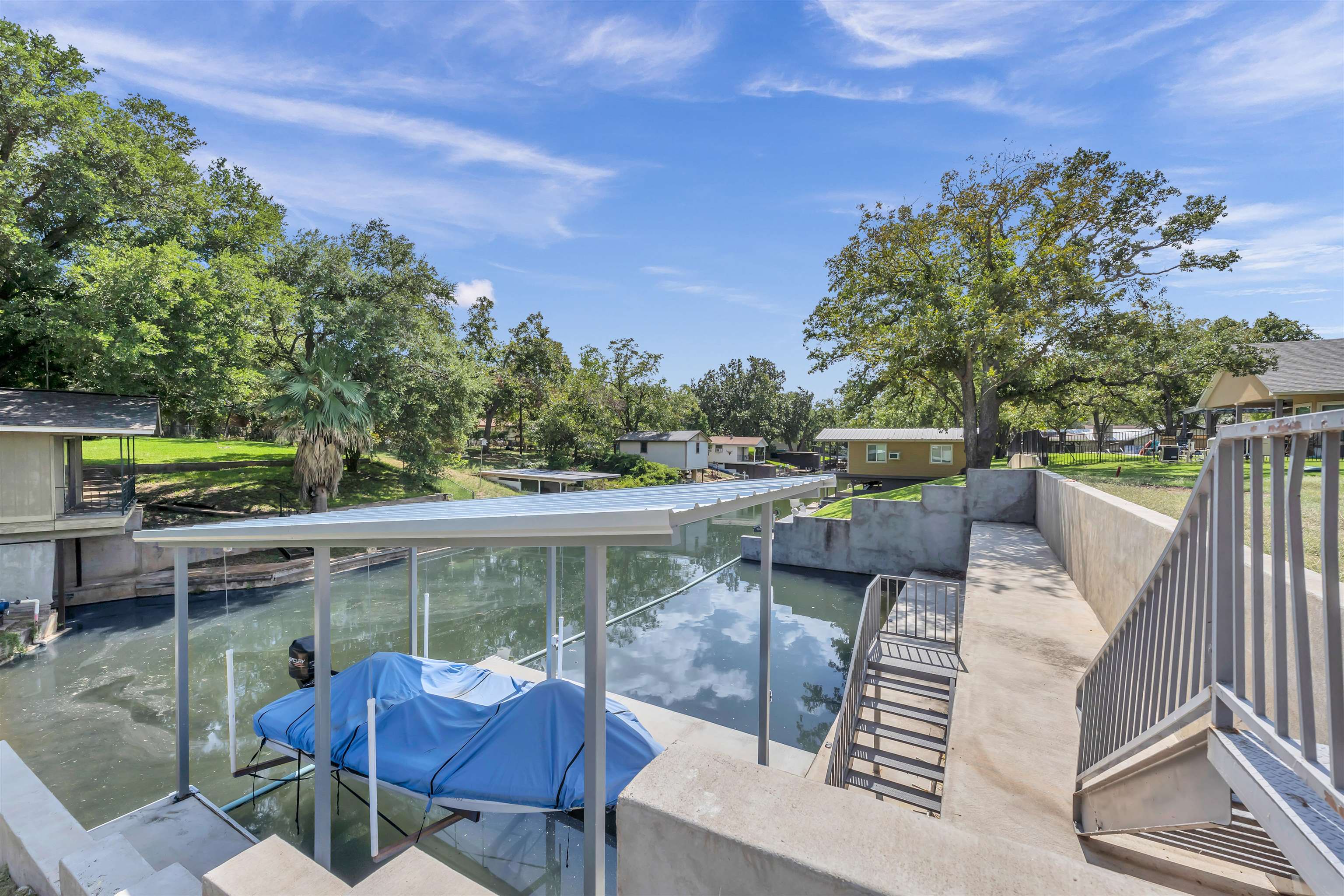 201 W Heron Drive Property Photo 4