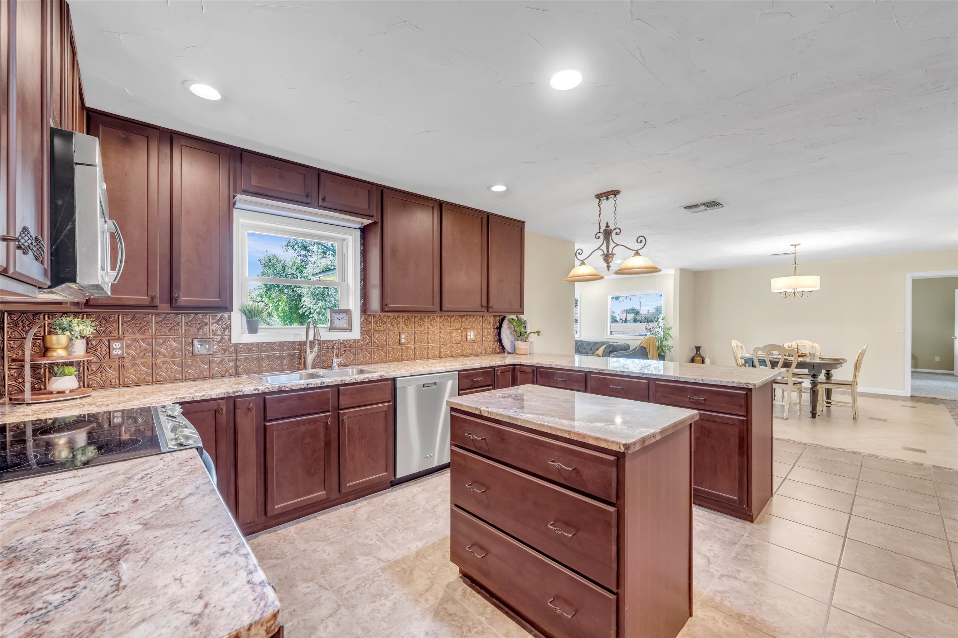 201 W Heron Drive Property Photo 12