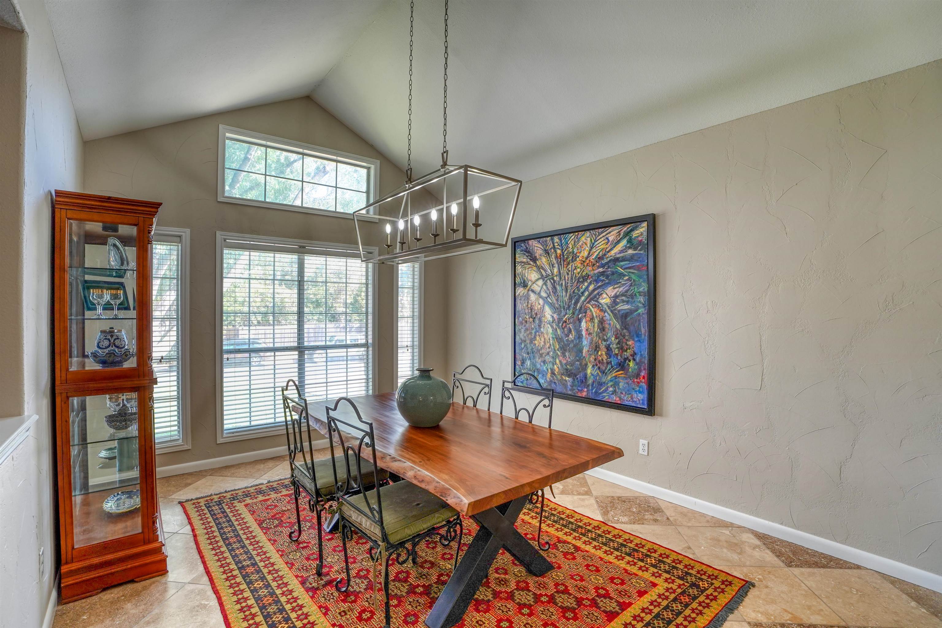 118 Broadmoor Property Photo 5