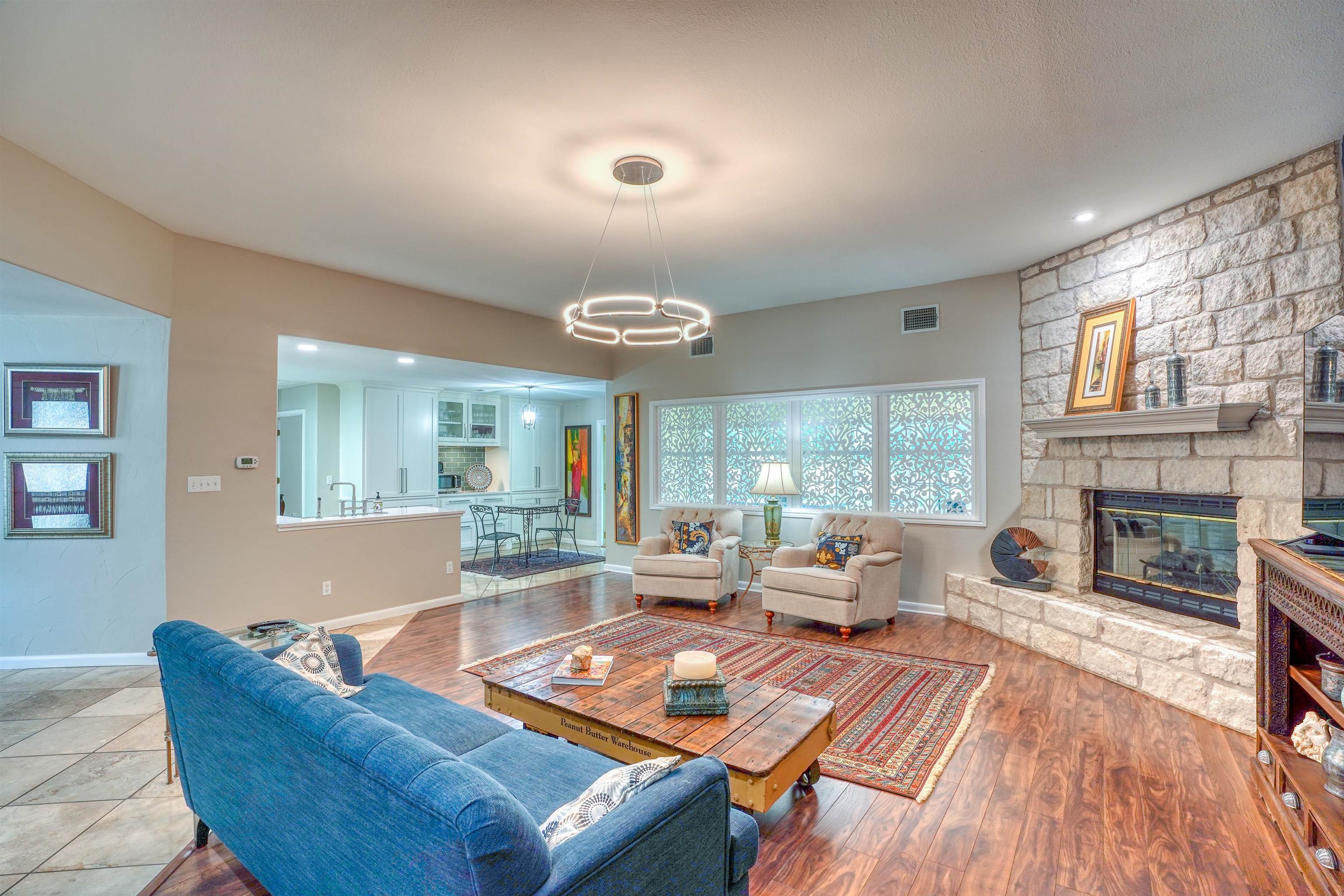 118 Broadmoor Property Photo 7