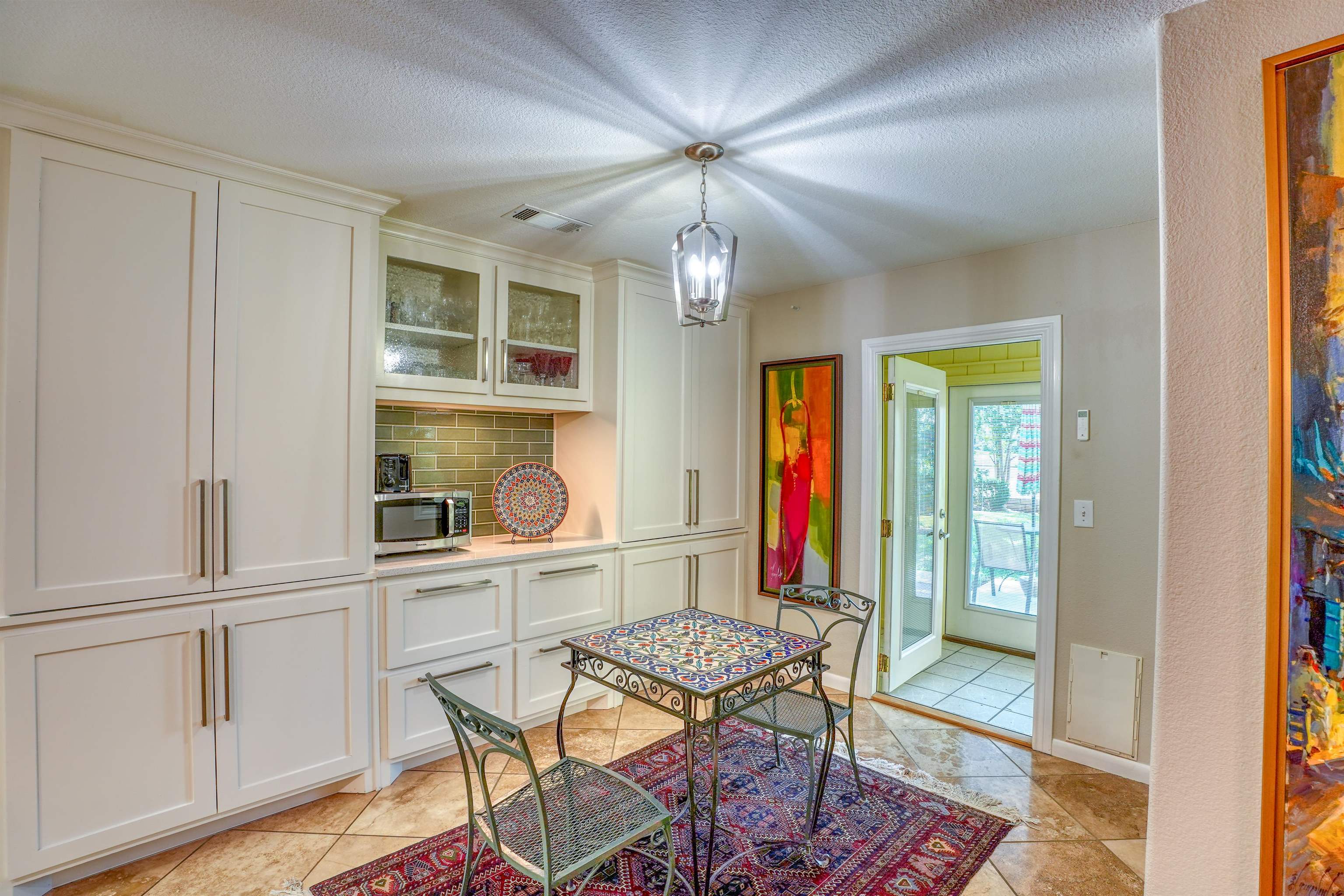 118 Broadmoor Property Photo 9
