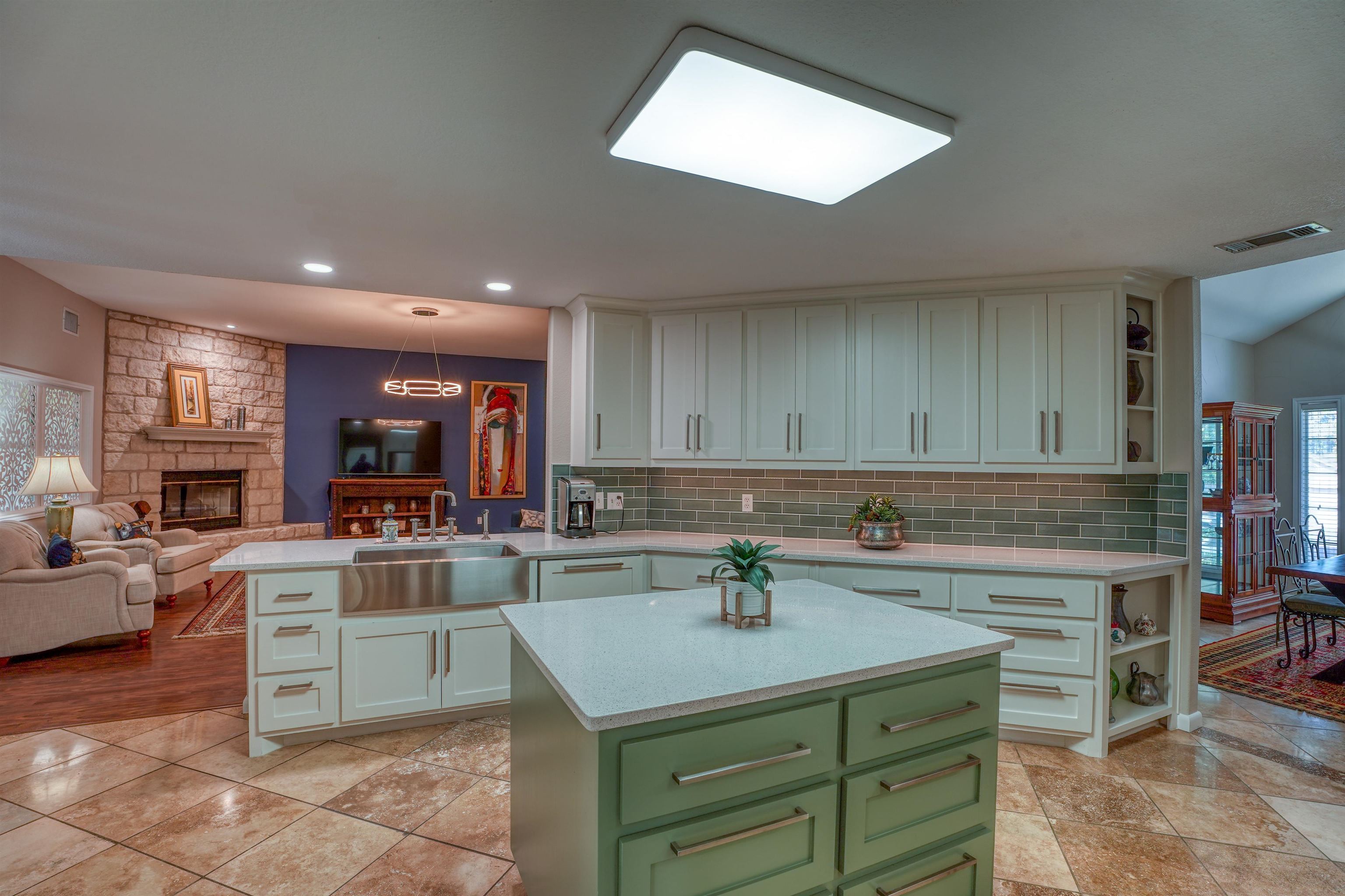 118 Broadmoor Property Photo 11