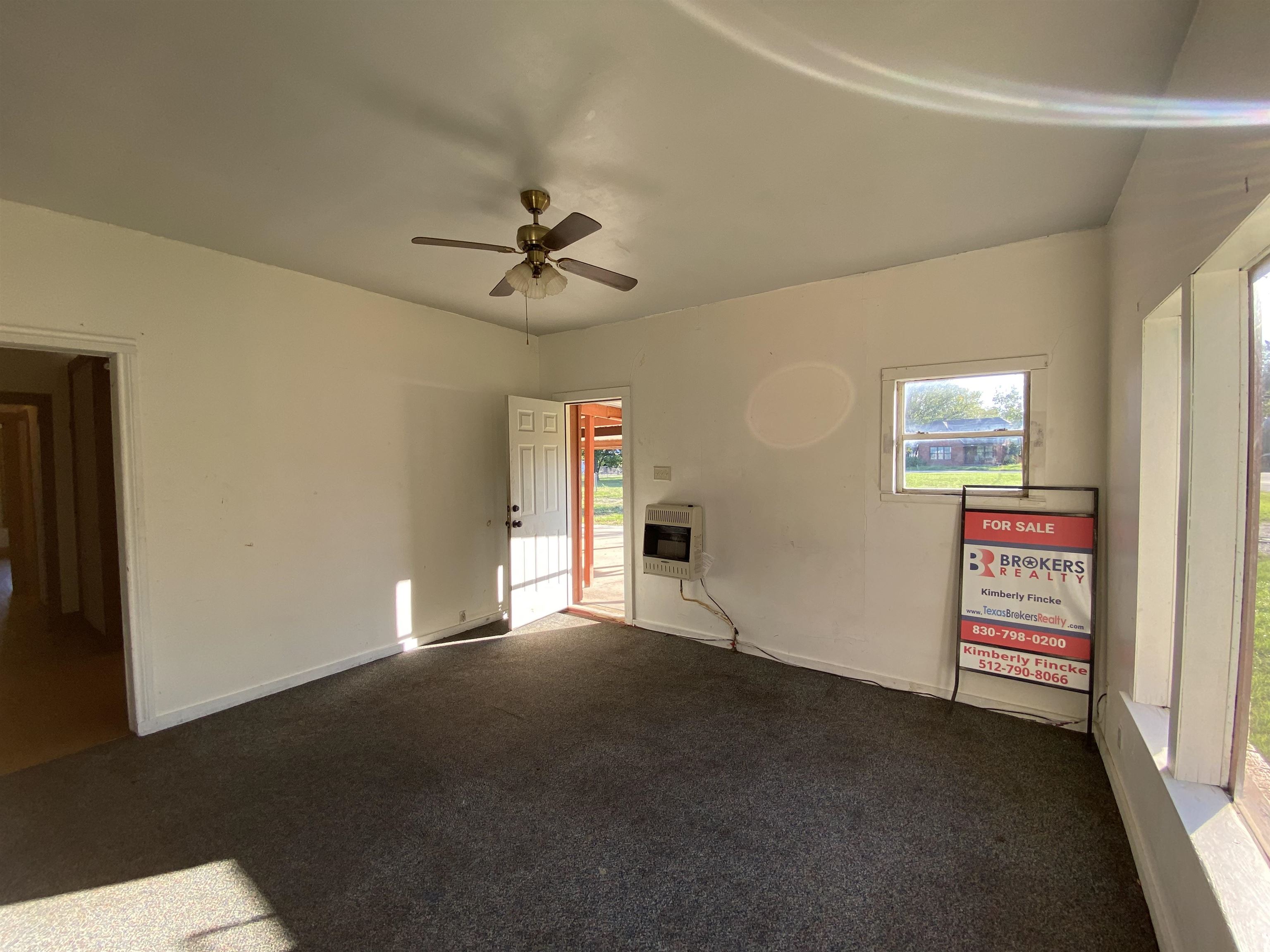 1112 Holcomb Street Property Photo 3