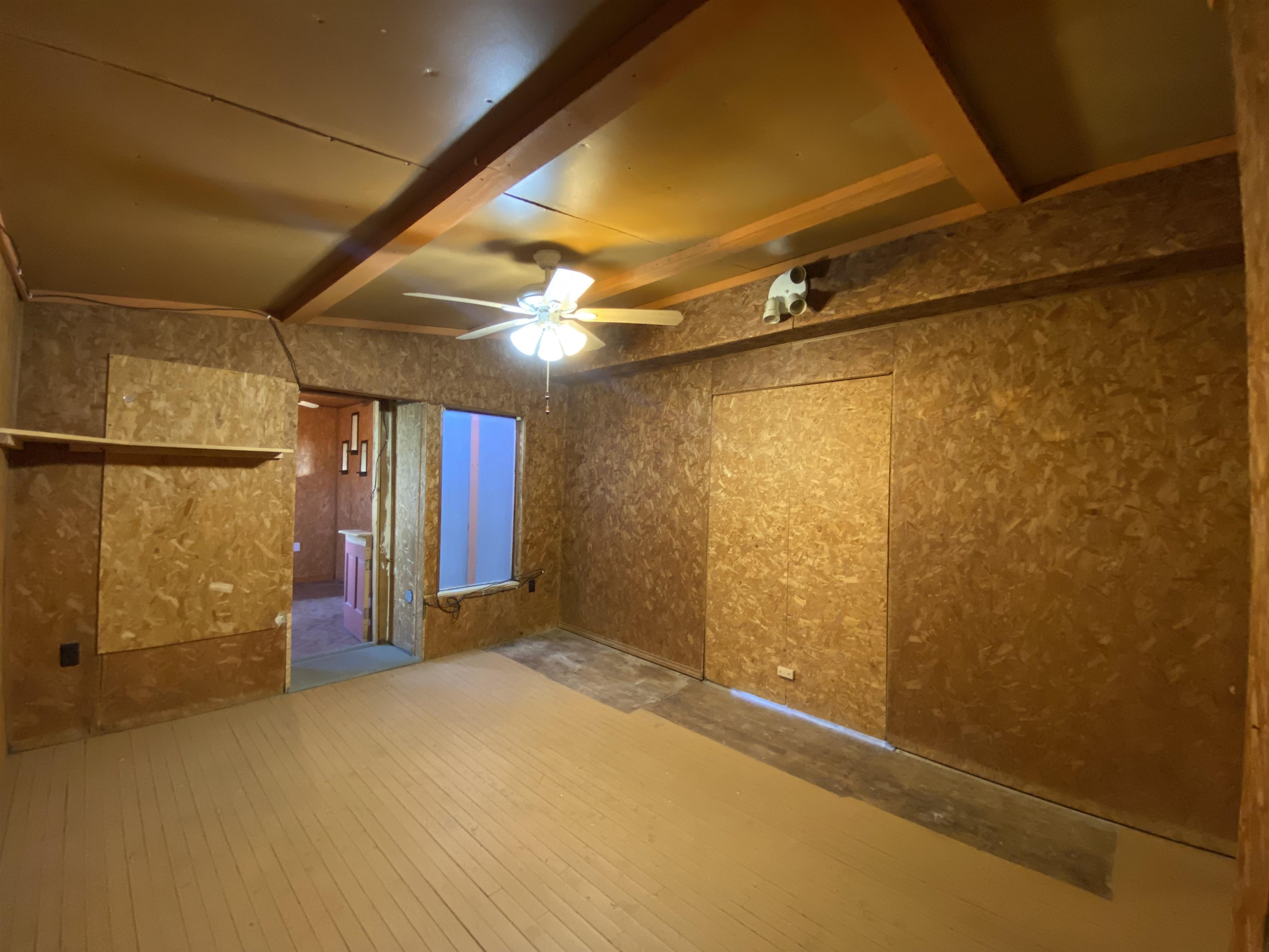 1112 Holcomb Street Property Photo 11