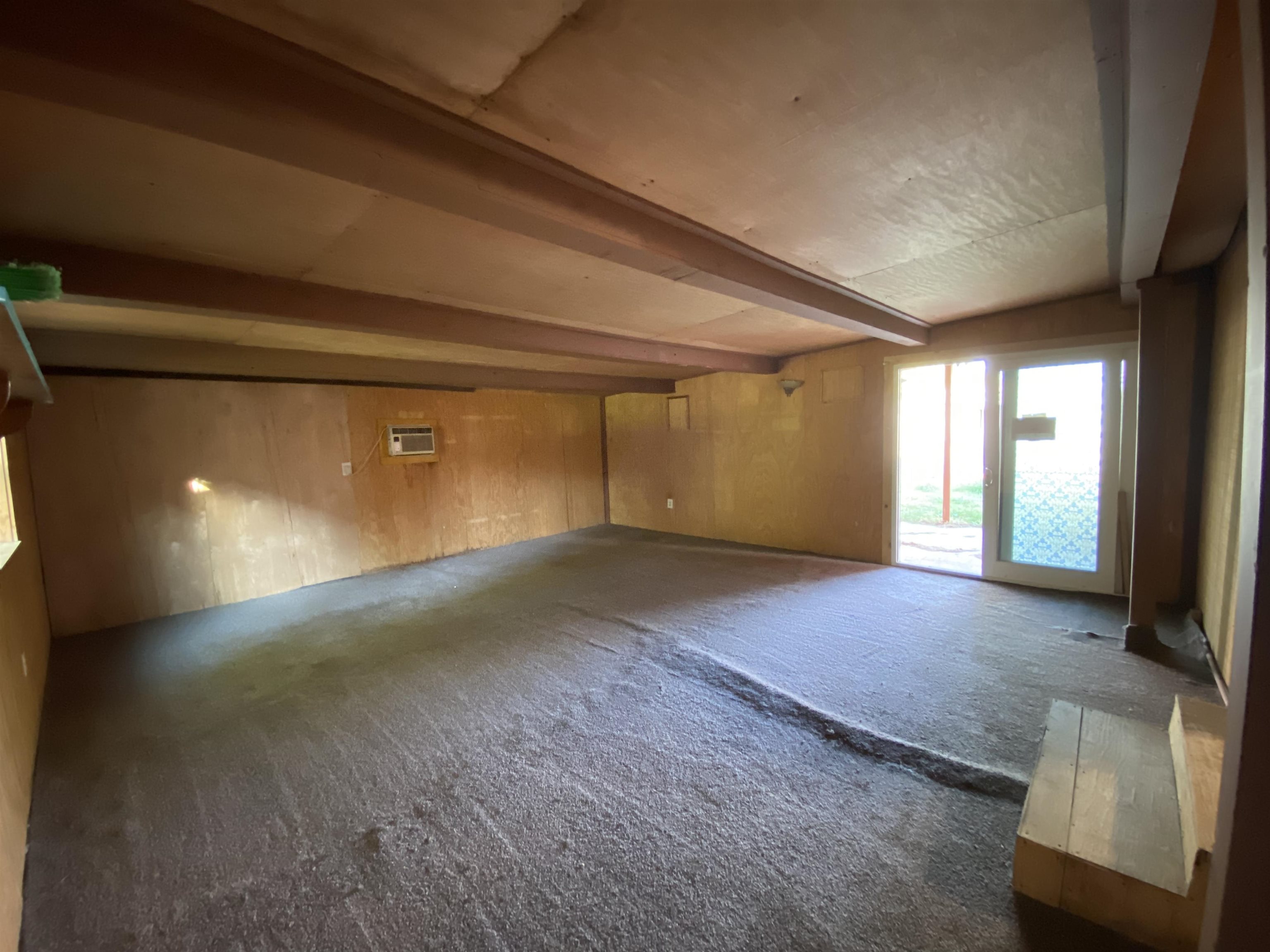 1112 Holcomb Street Property Photo 12