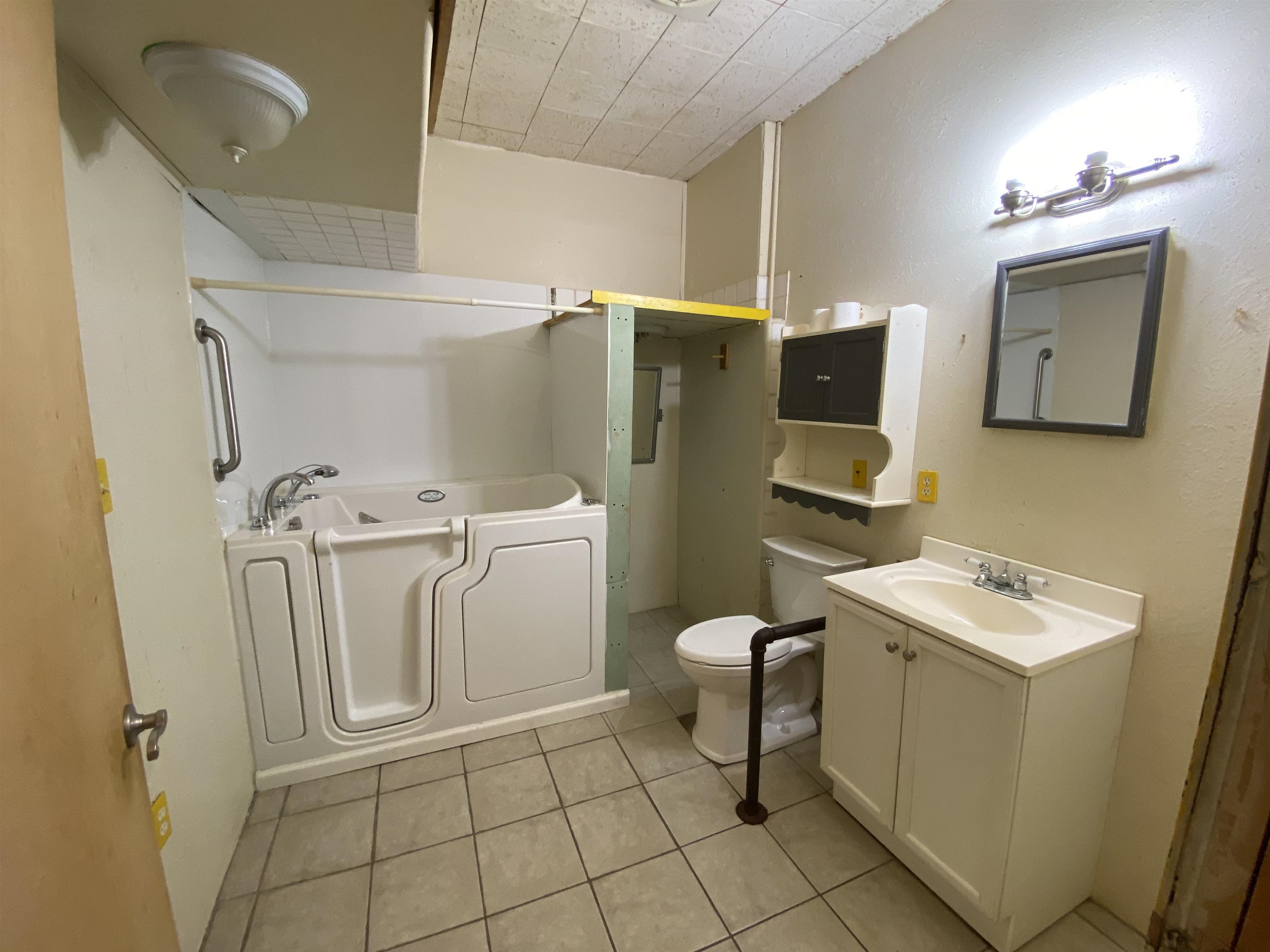 1112 Holcomb Street Property Photo 22