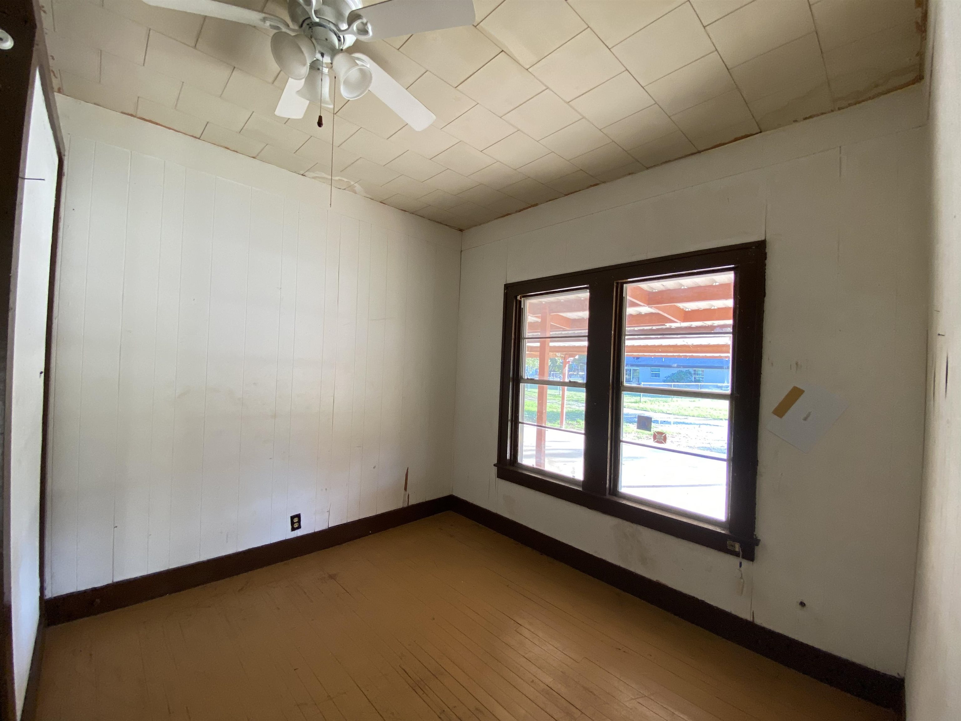1112 Holcomb Street Property Photo 23