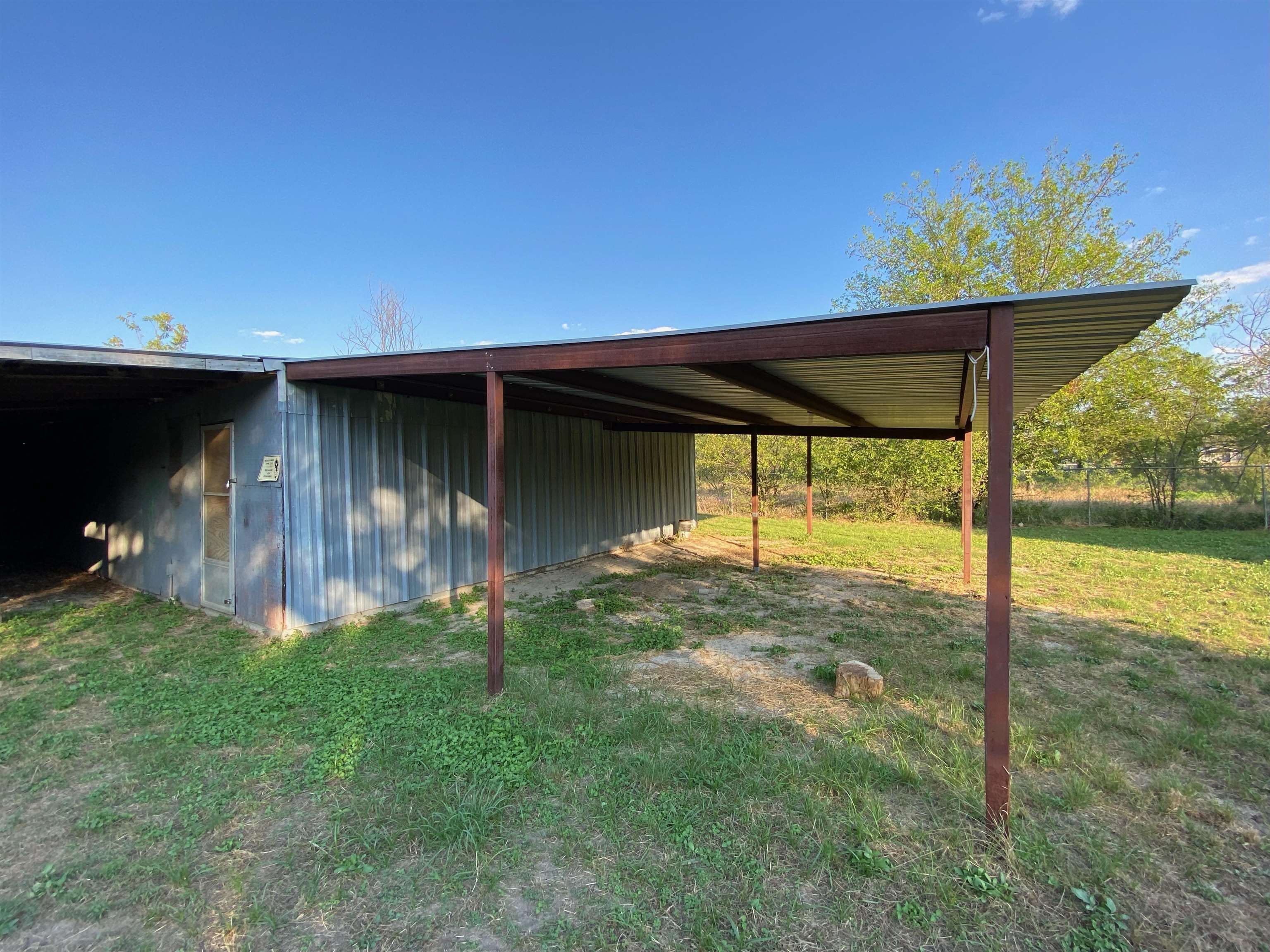 1112 Holcomb Street Property Photo 29