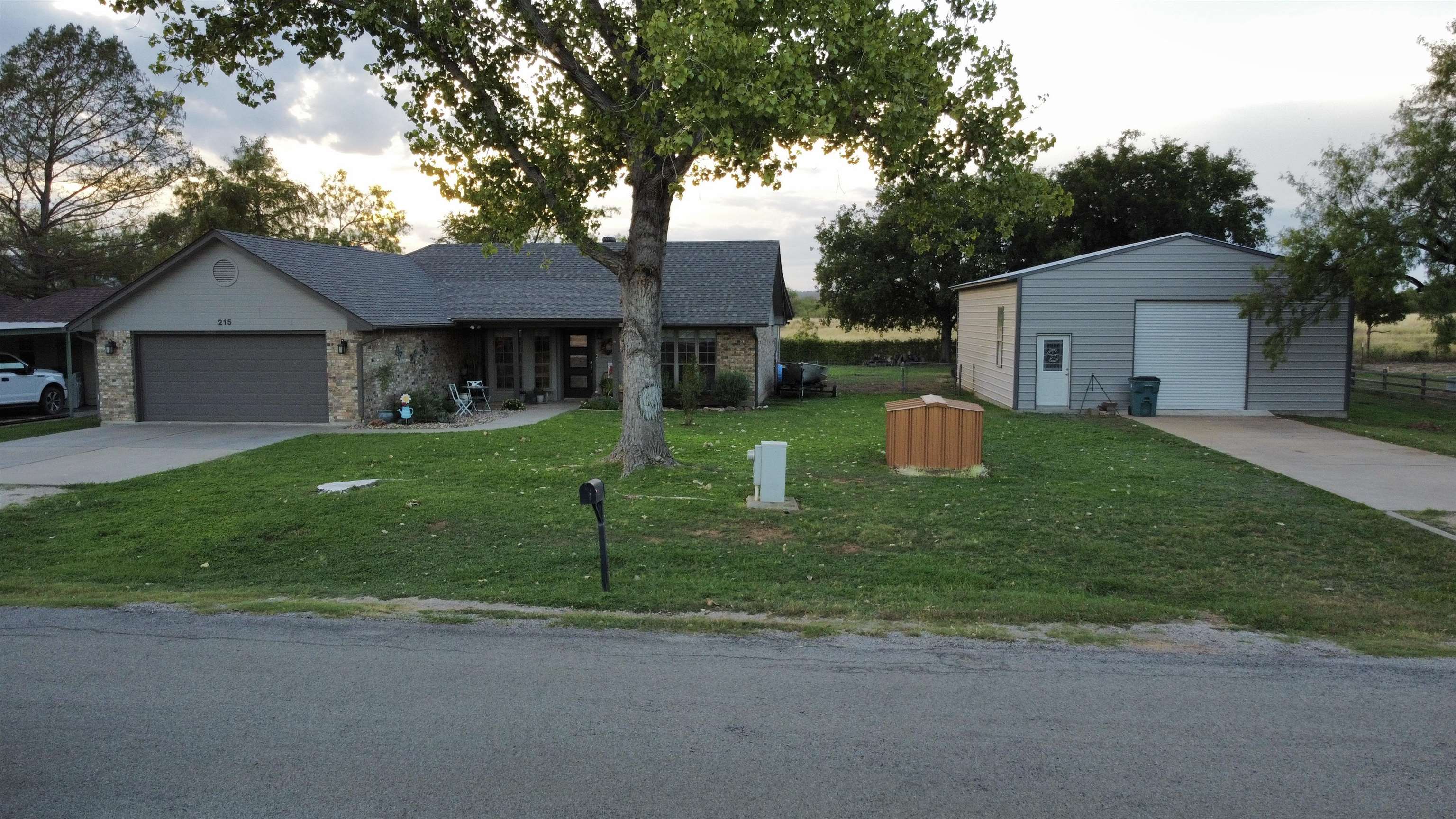 215 White Brush Drive Property Photo 26