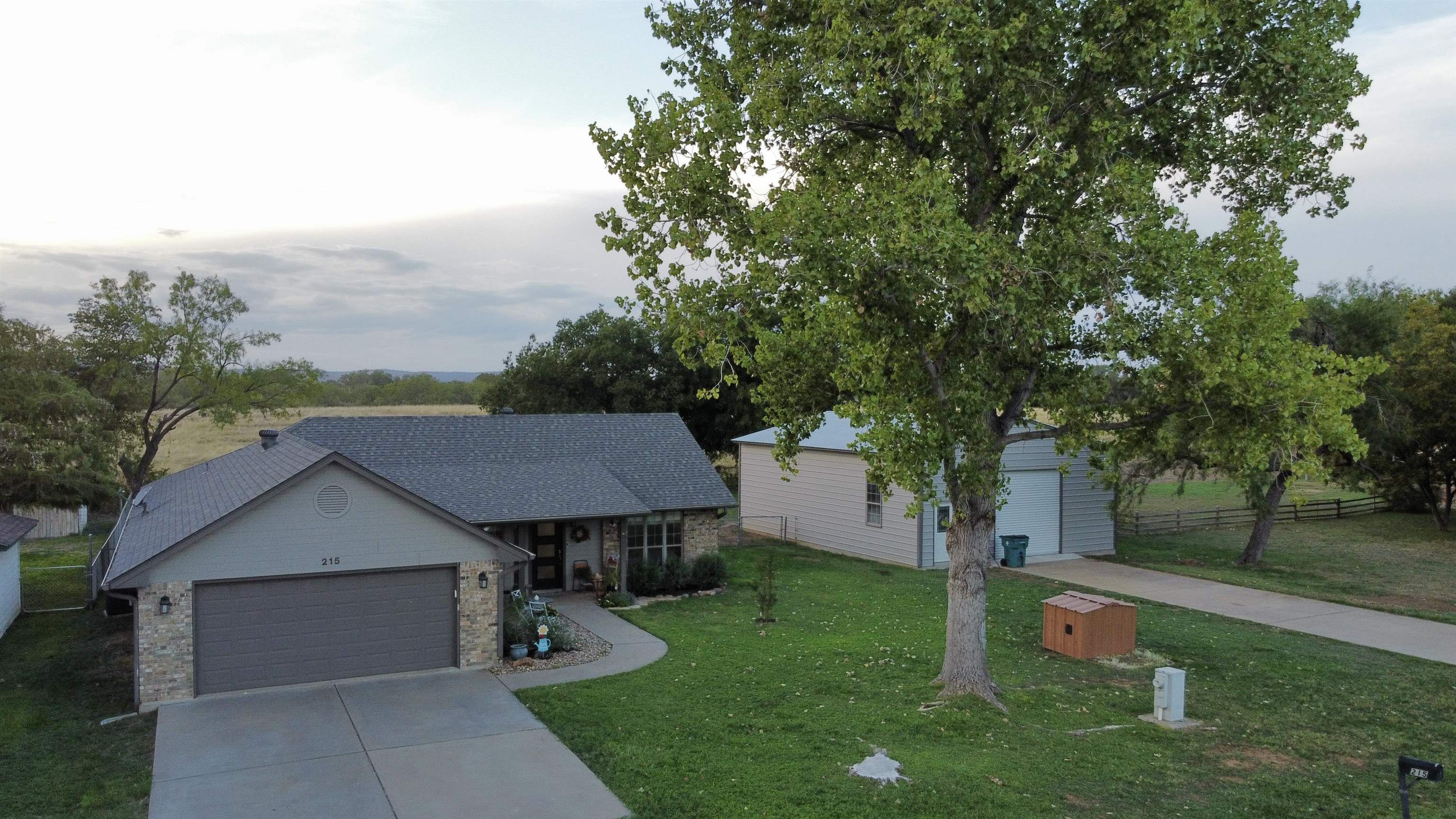 215 White Brush Drive Property Photo 27