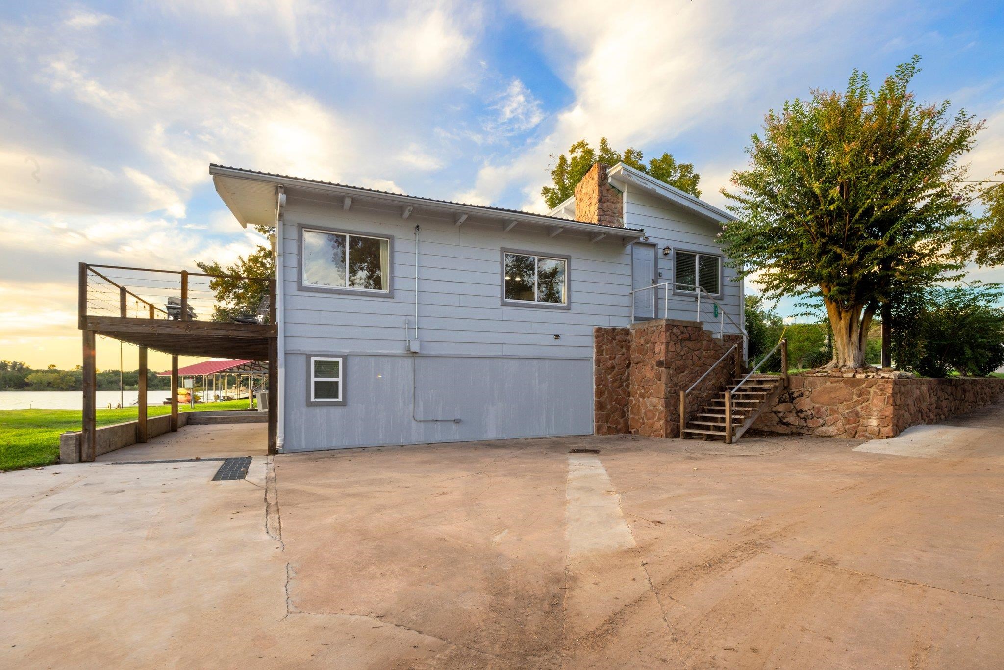 132 Granite St Property Photo 3