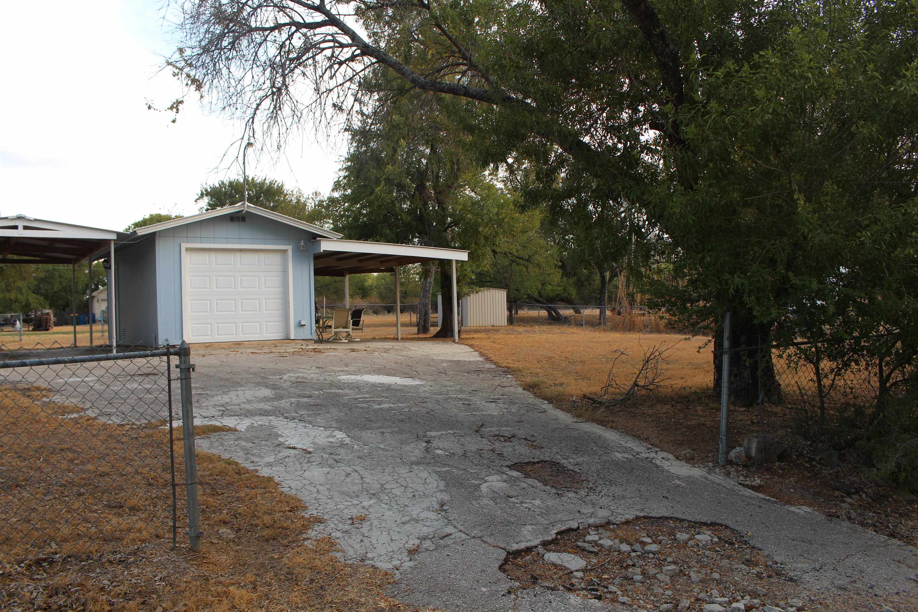 2102 Belaire Lane Property Photo 14