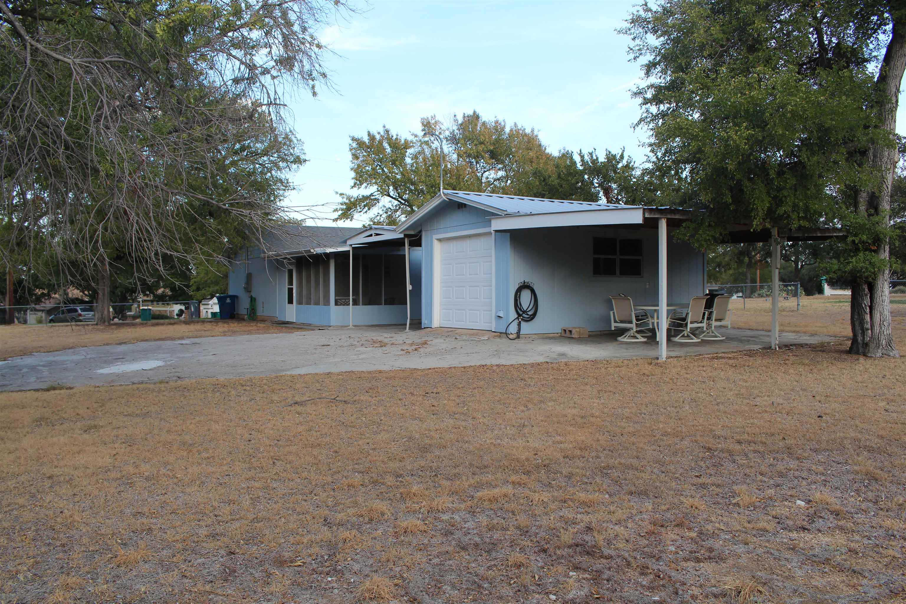 2102 Belaire Lane Property Photo 15