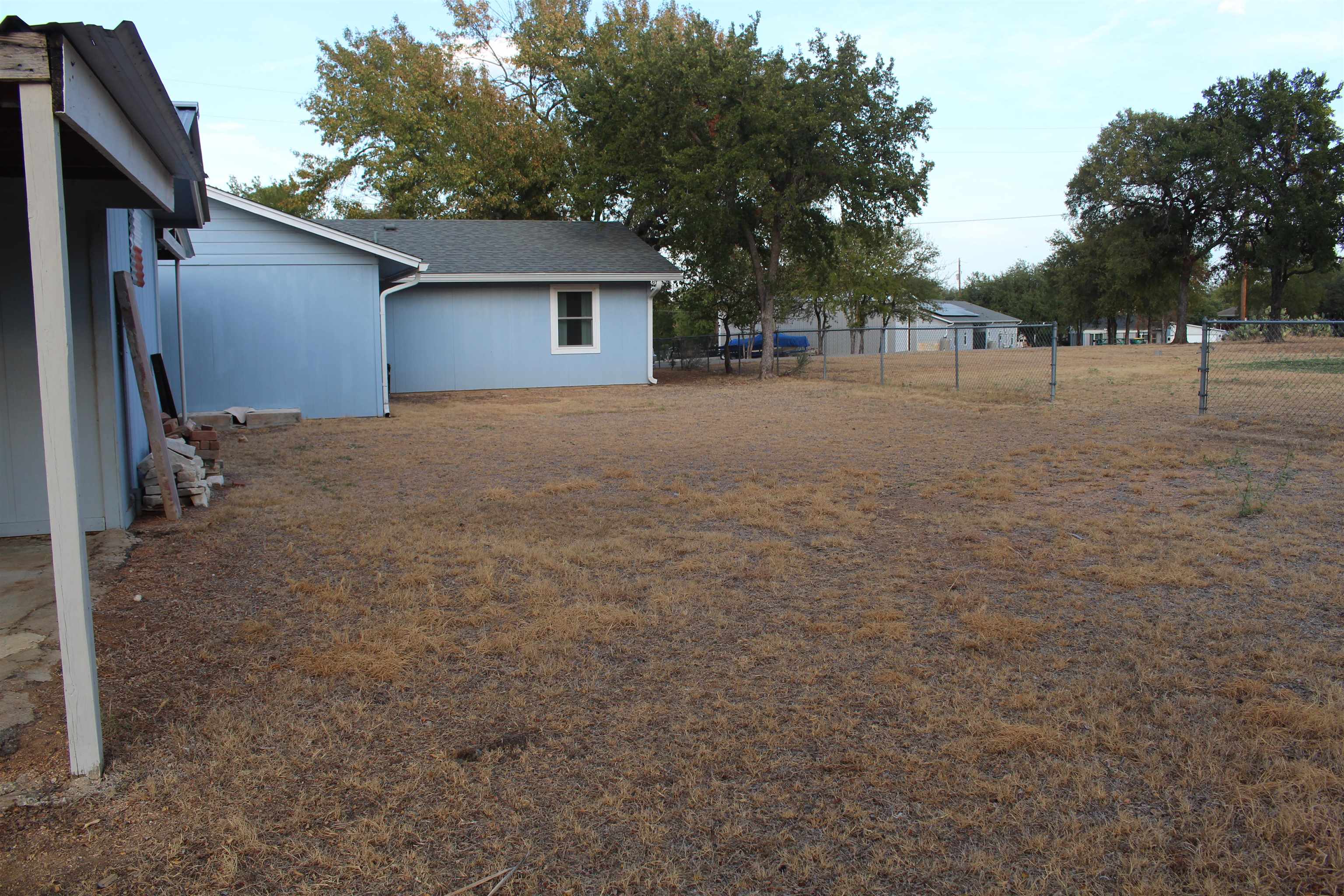 2102 Belaire Lane Property Photo 17