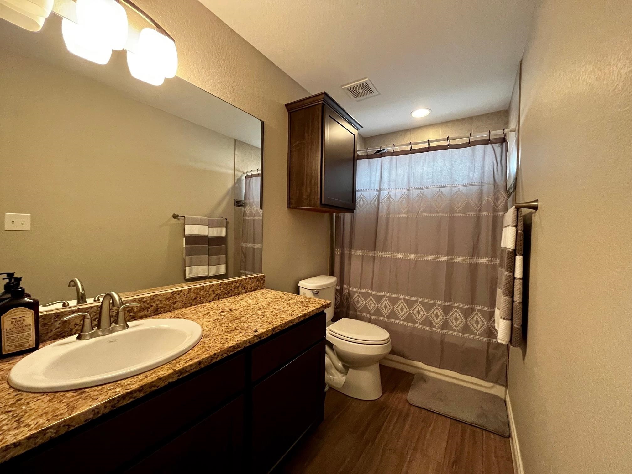 207 E Brier Property Photo 15