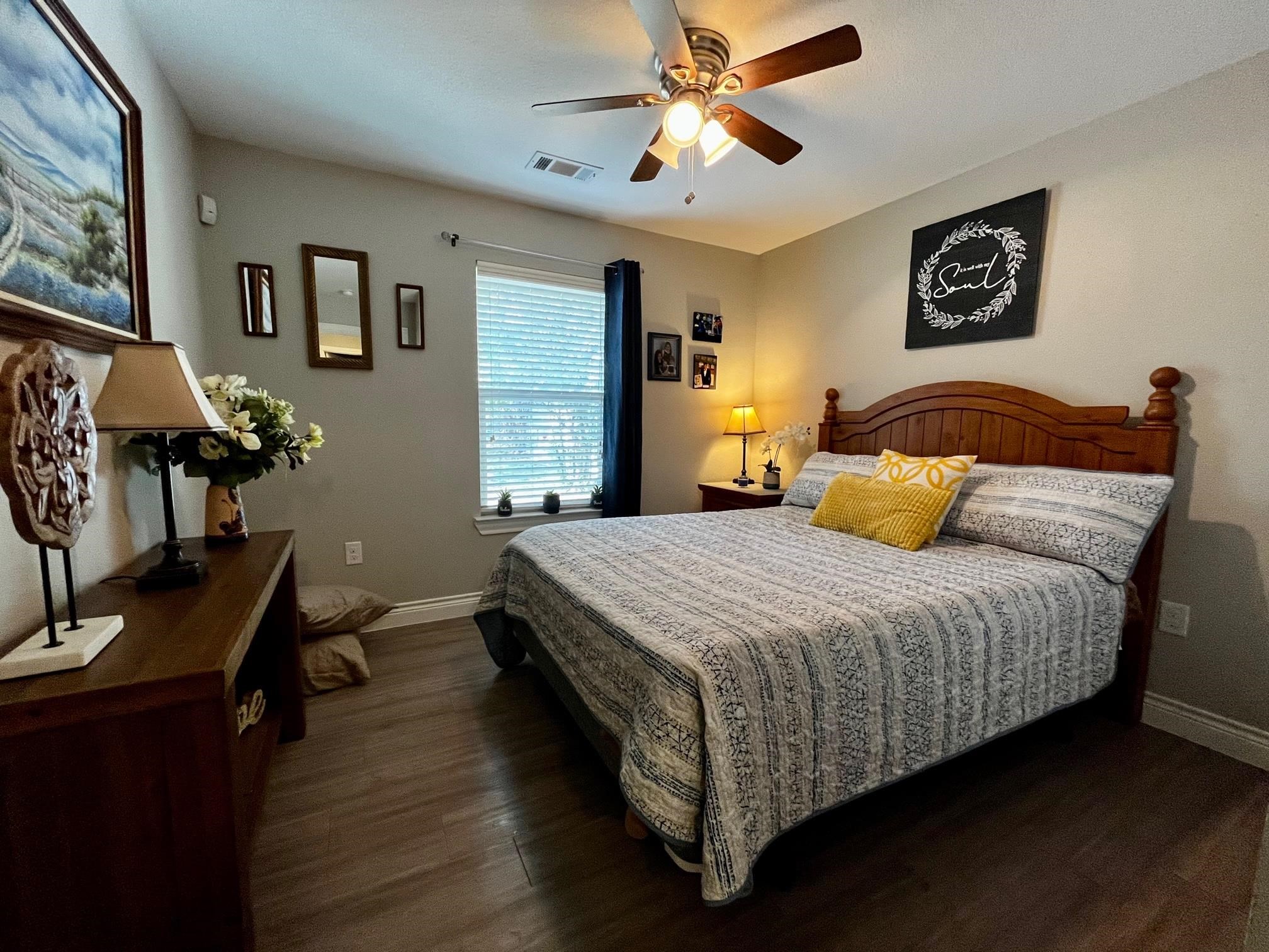 207 E Brier Property Photo 16