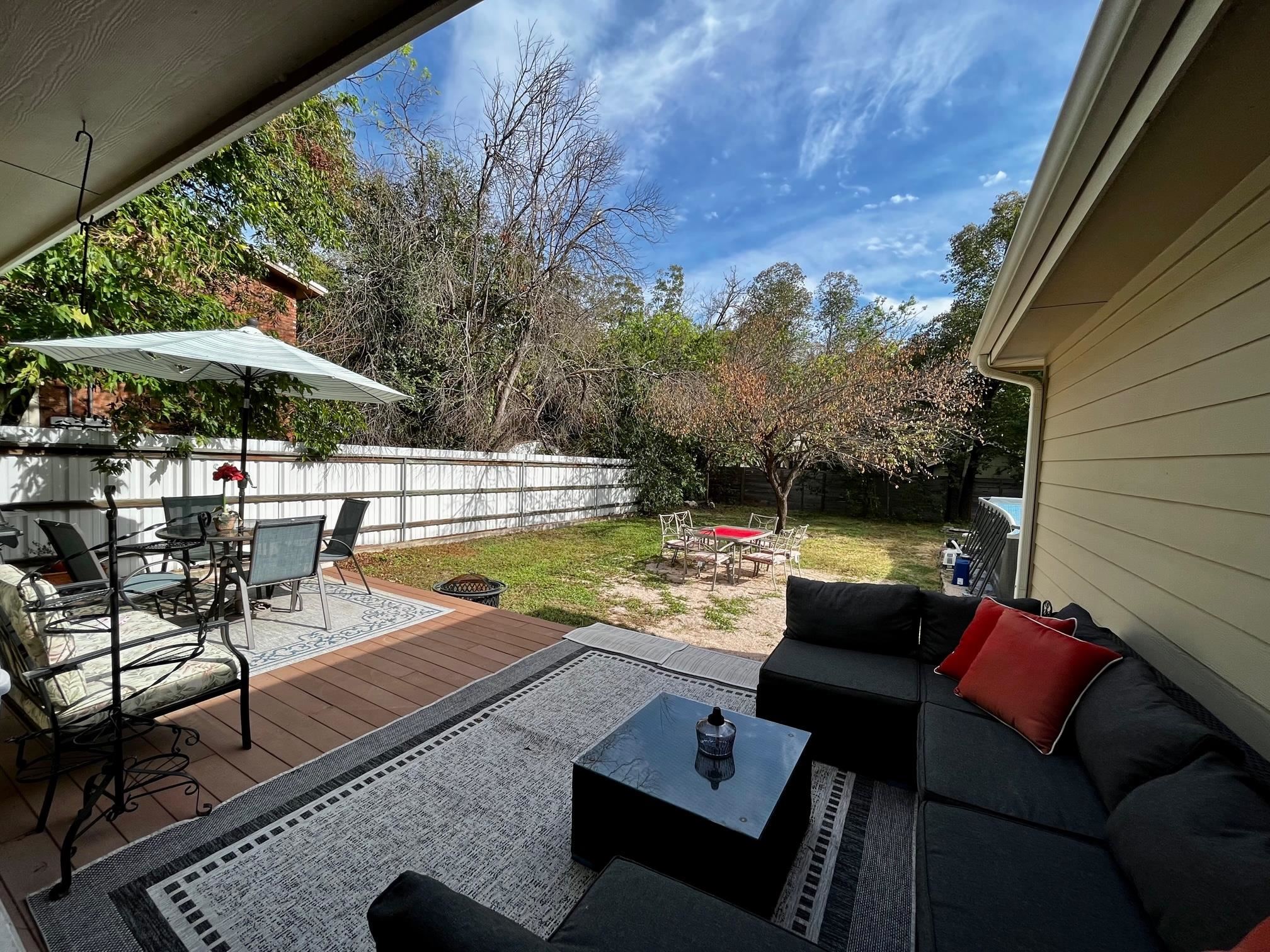 207 E Brier Property Photo 22